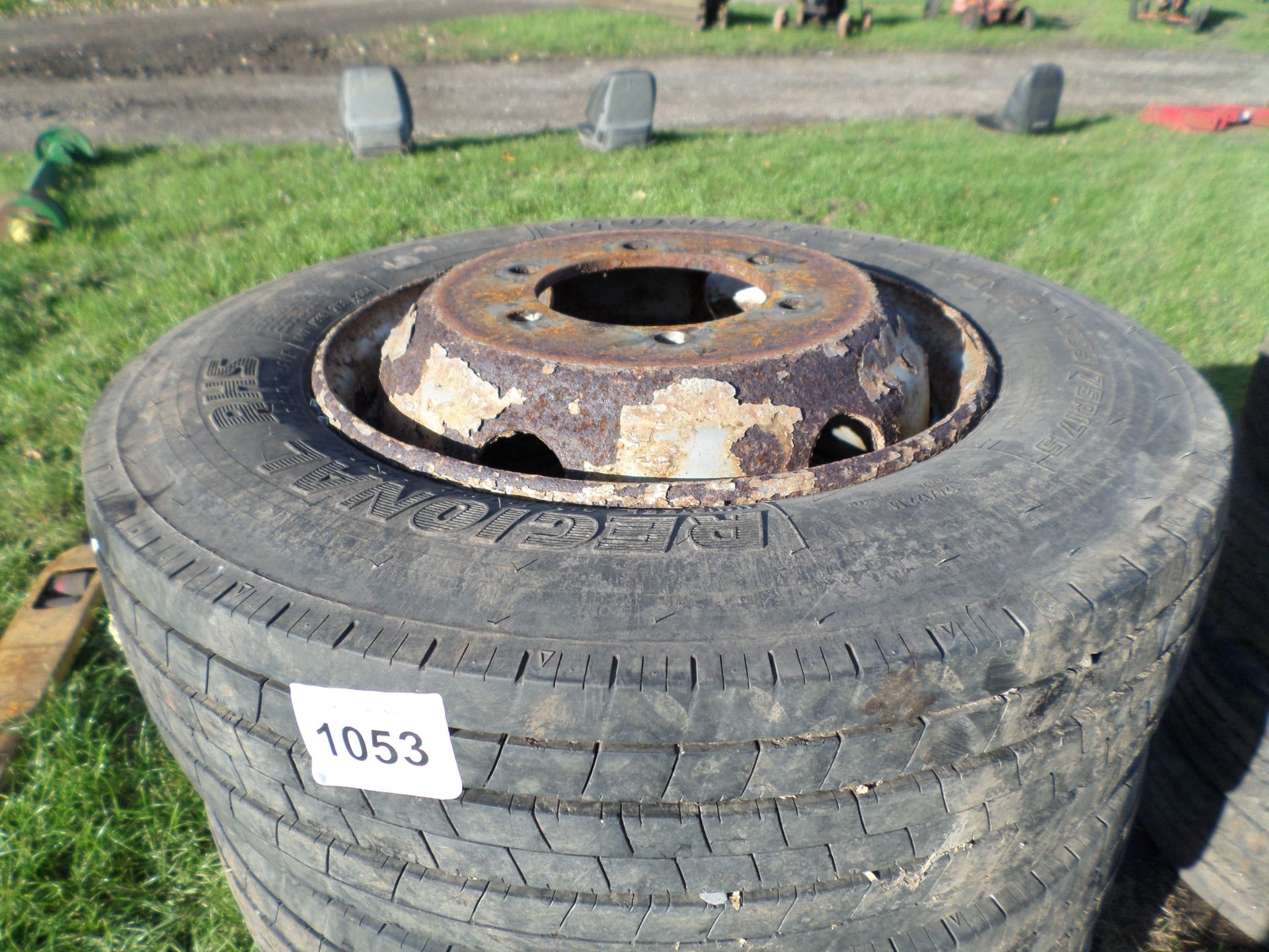 6 tyres and rims 205/75R17.5