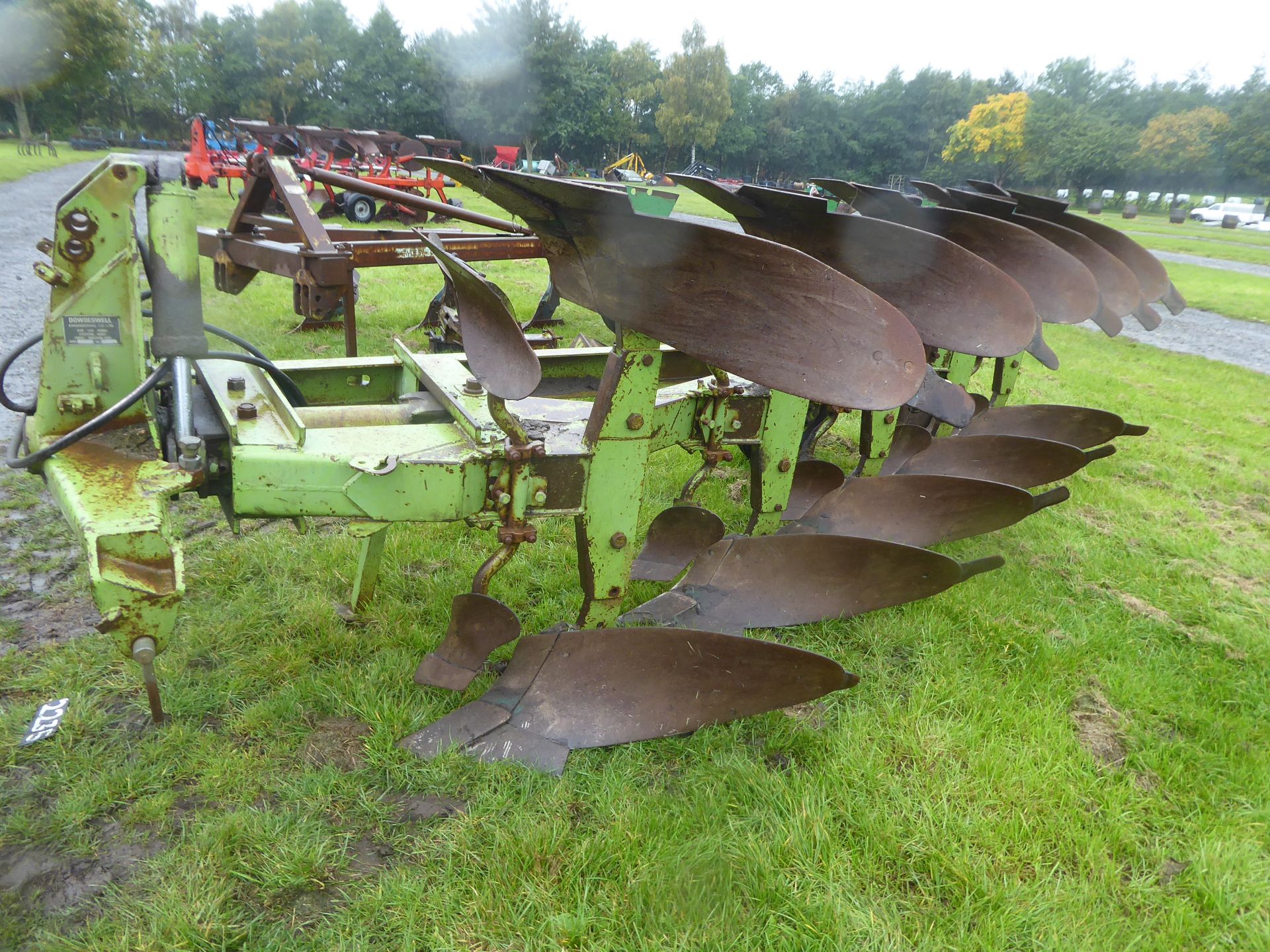 Dowdeswell DP7 5F reversible plough