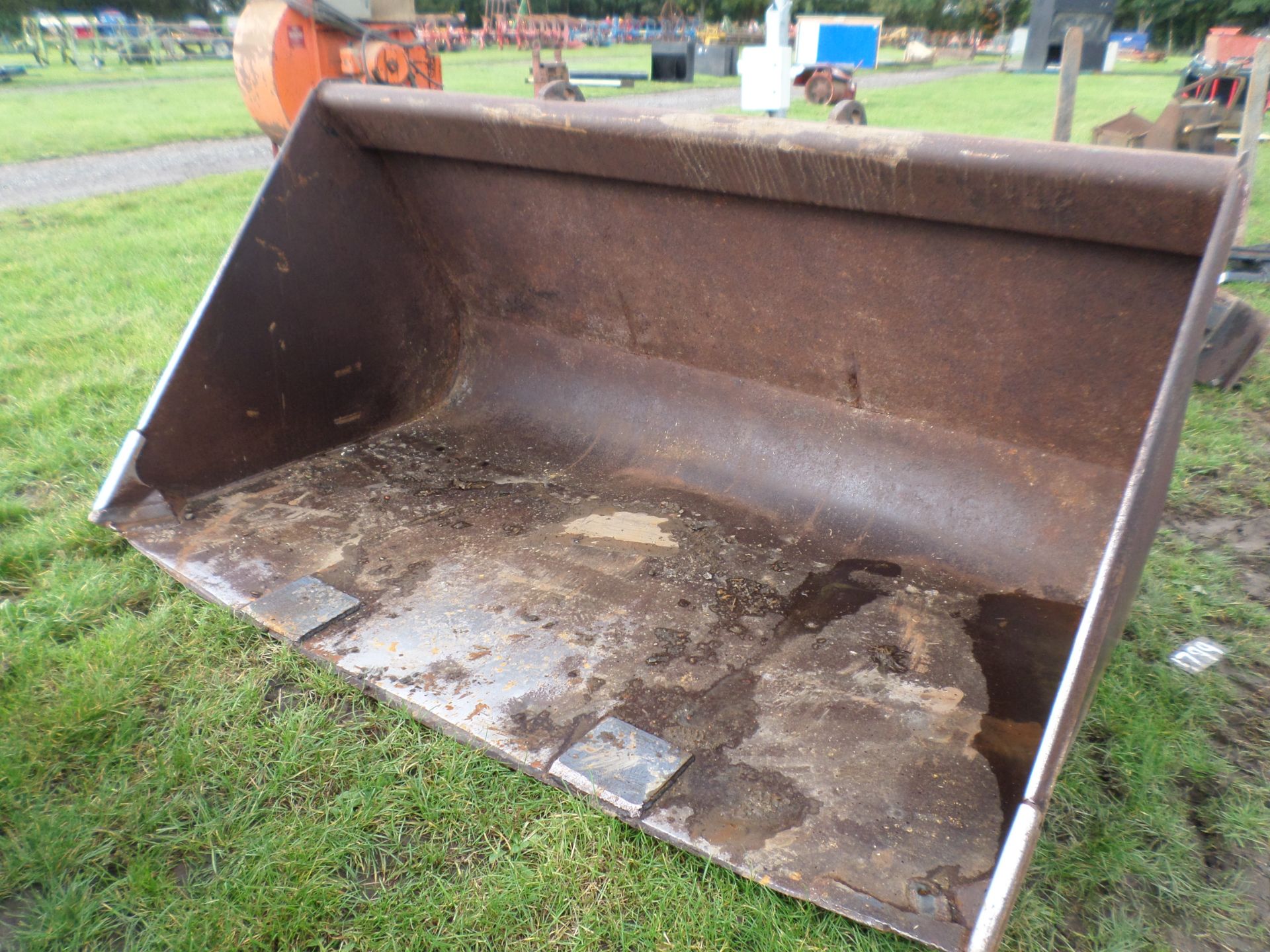 Manitou forklift bucket - Image 4 of 4