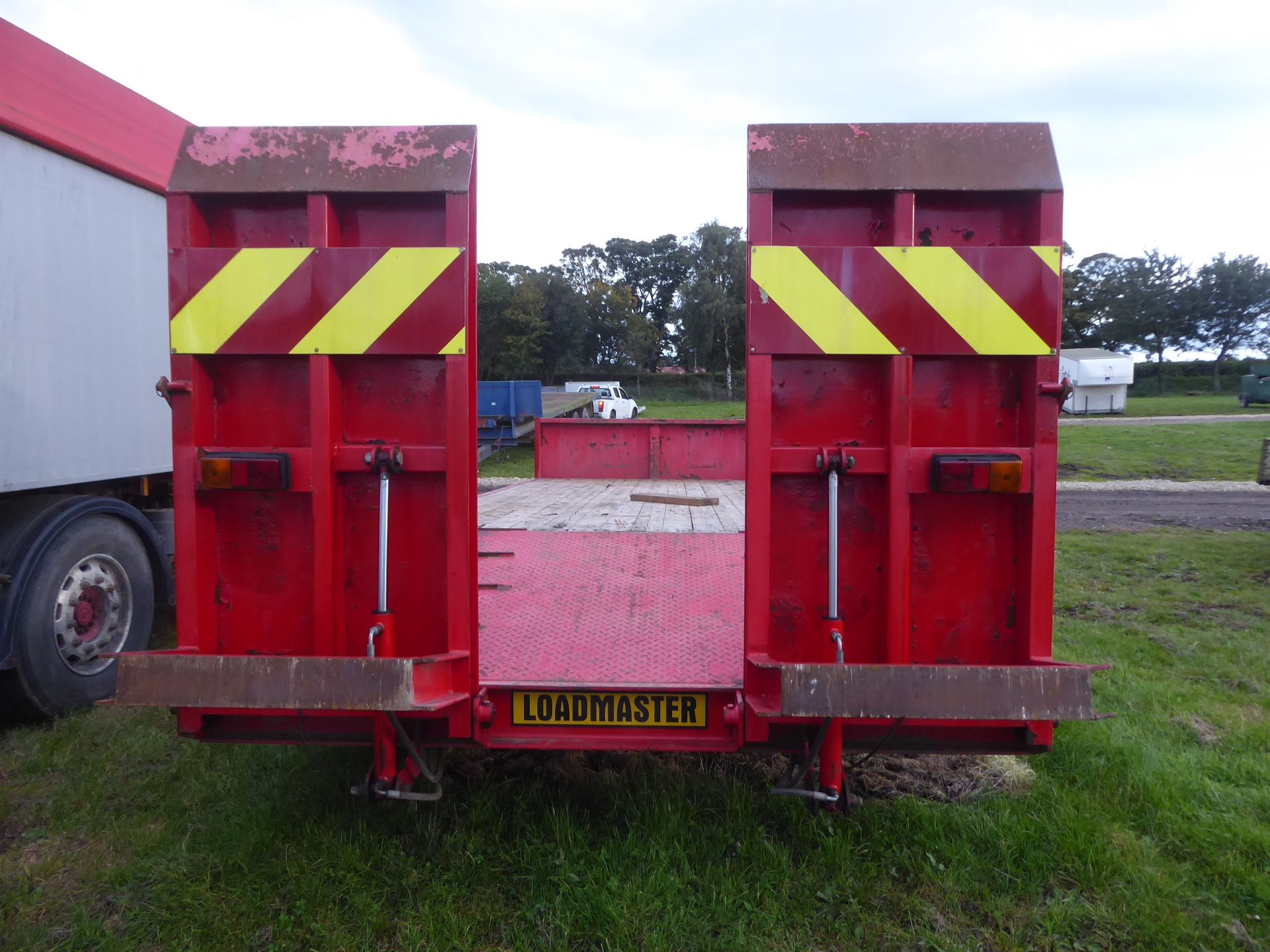 Herbst loadmaster 24ft 12T lowloader trailer, gc, hydraulic ramps, working brakes and lights, o - Image 3 of 3
