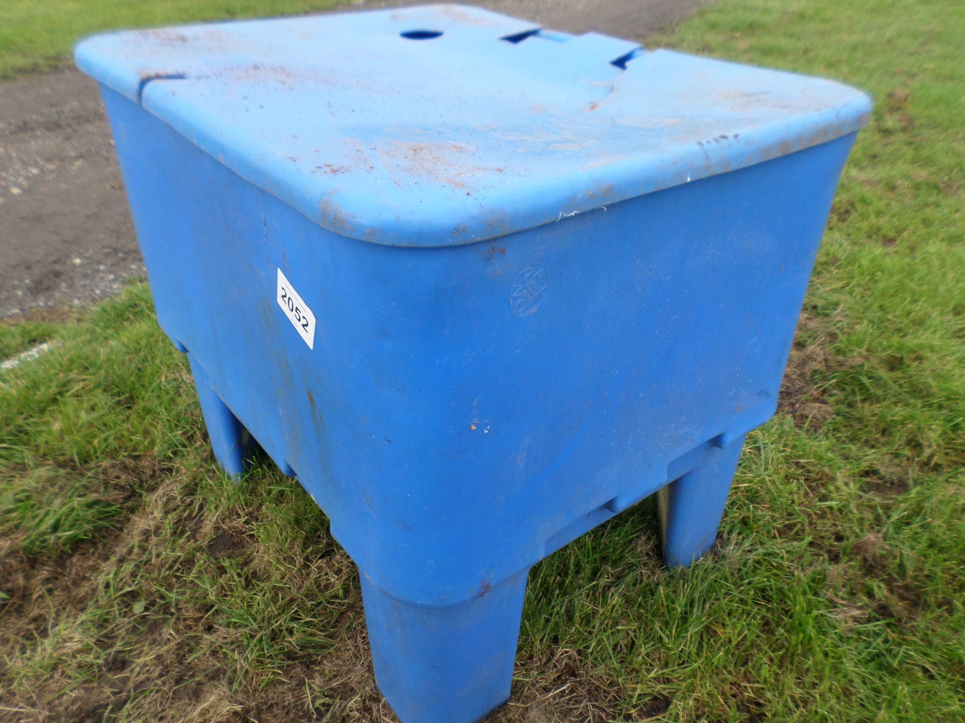 Blue plastic wash sink NO VAT - Image 2 of 3