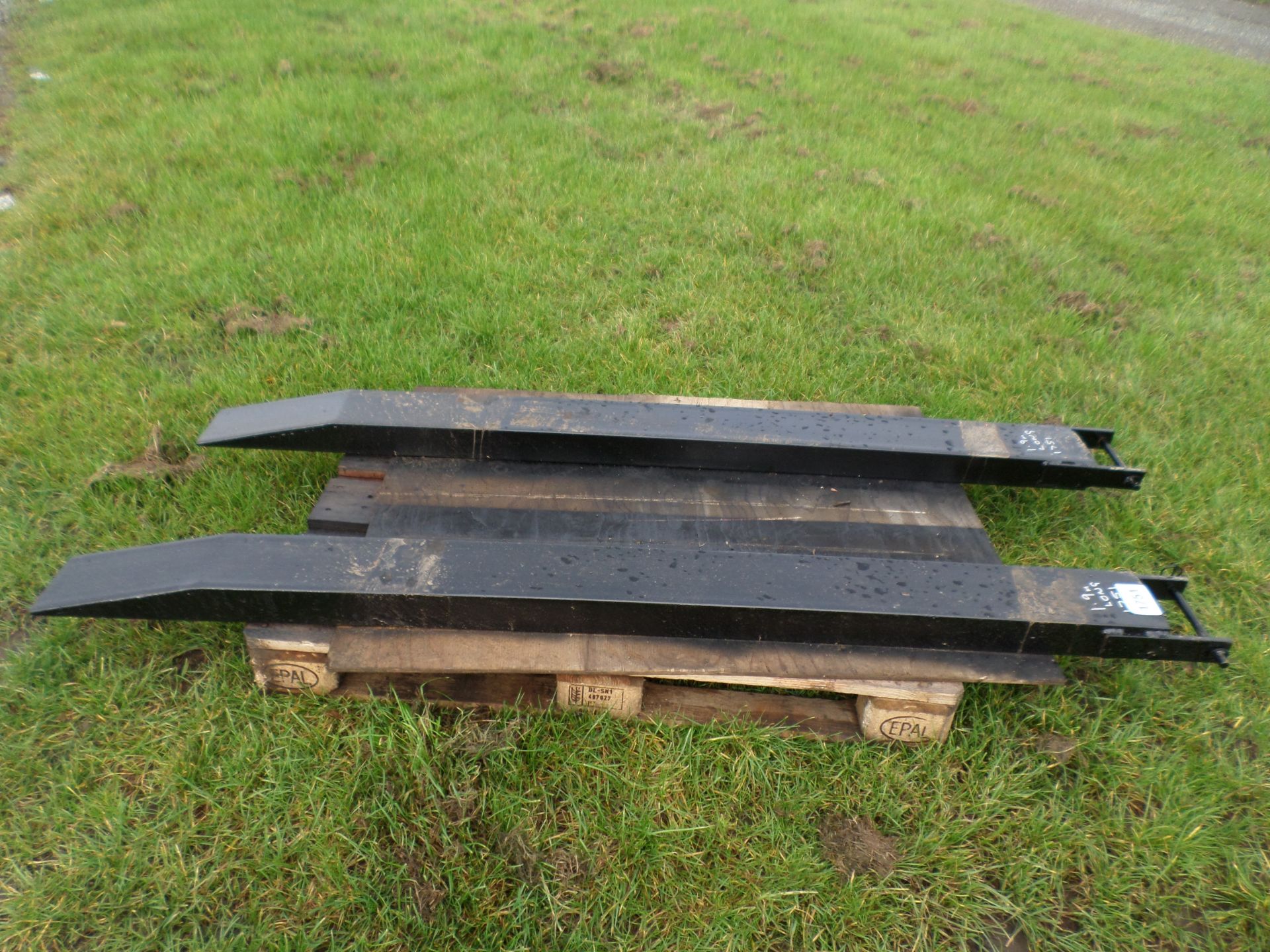 Pair of forklift extension tines, 1.9m long