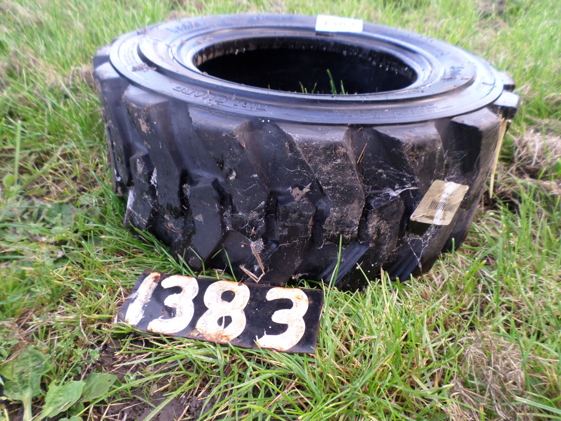 Brand new skidsteer tyre 23/8.5.12 - Image 2 of 2