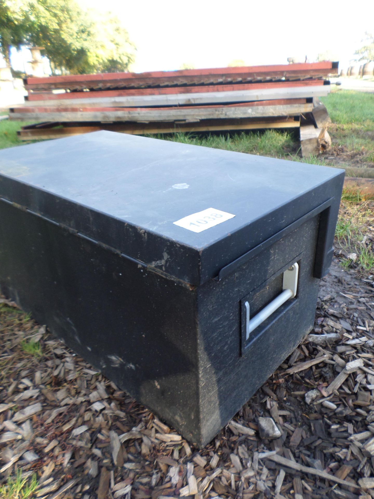 Van vault strongbox with keys, NO VAT