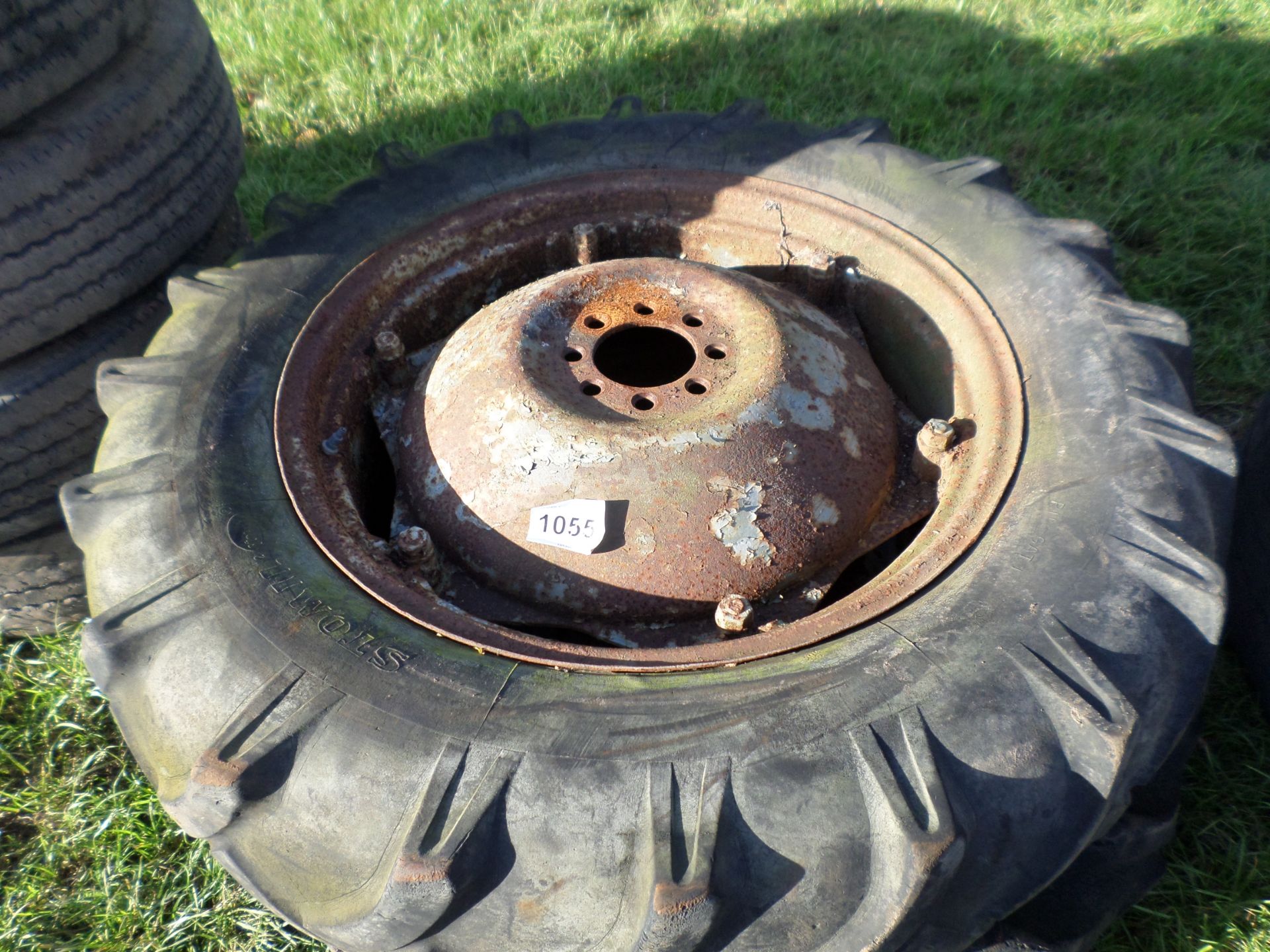 Pair of tractor tyres and rims - Image 2 of 2