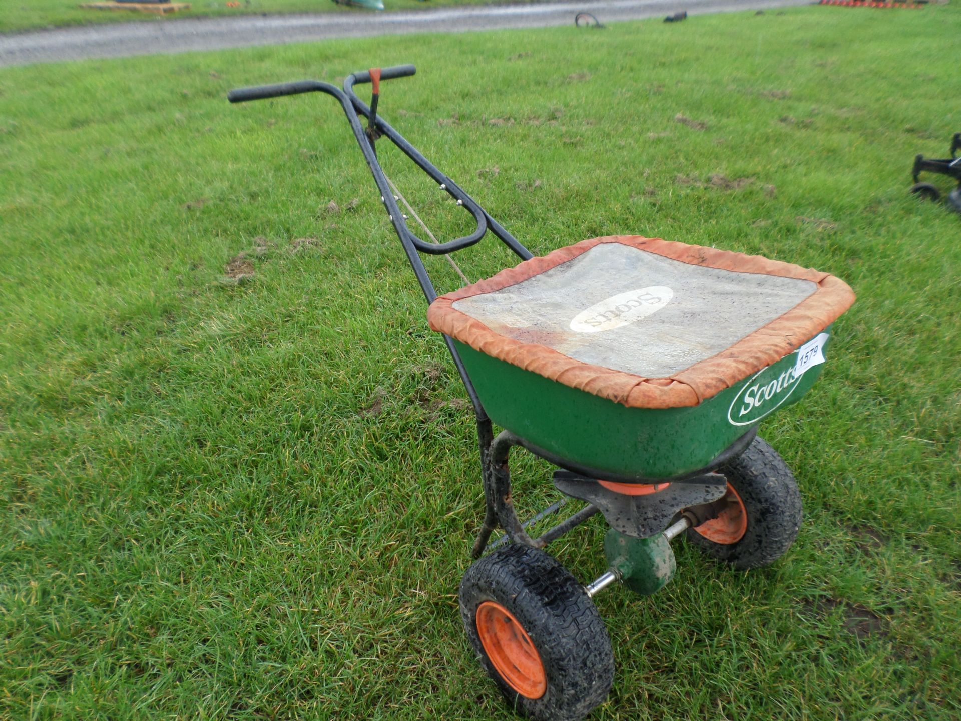 Scotts seed spreader, vgc NO VAT