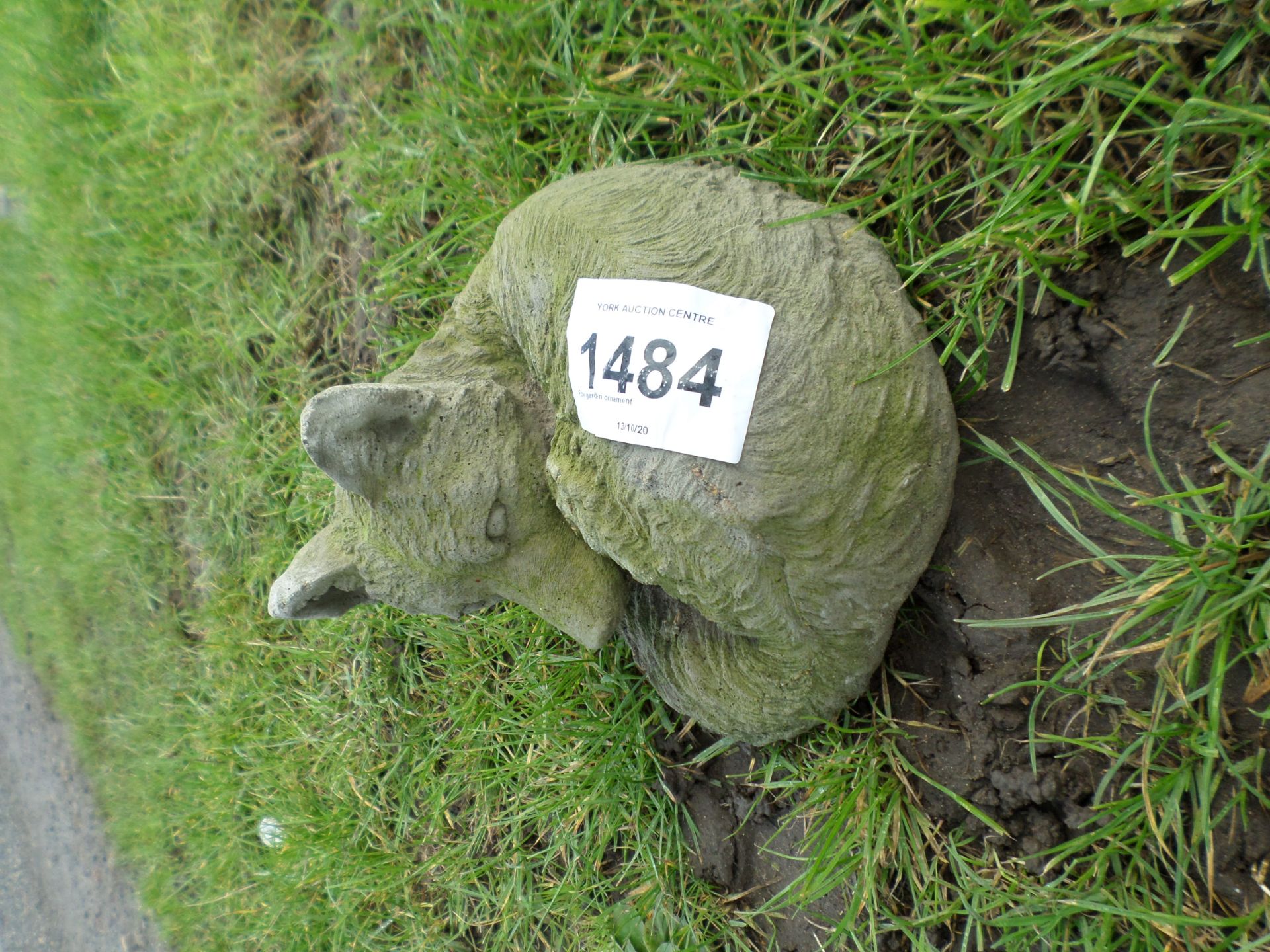 Fox garden ornament NO VAT - Image 2 of 2