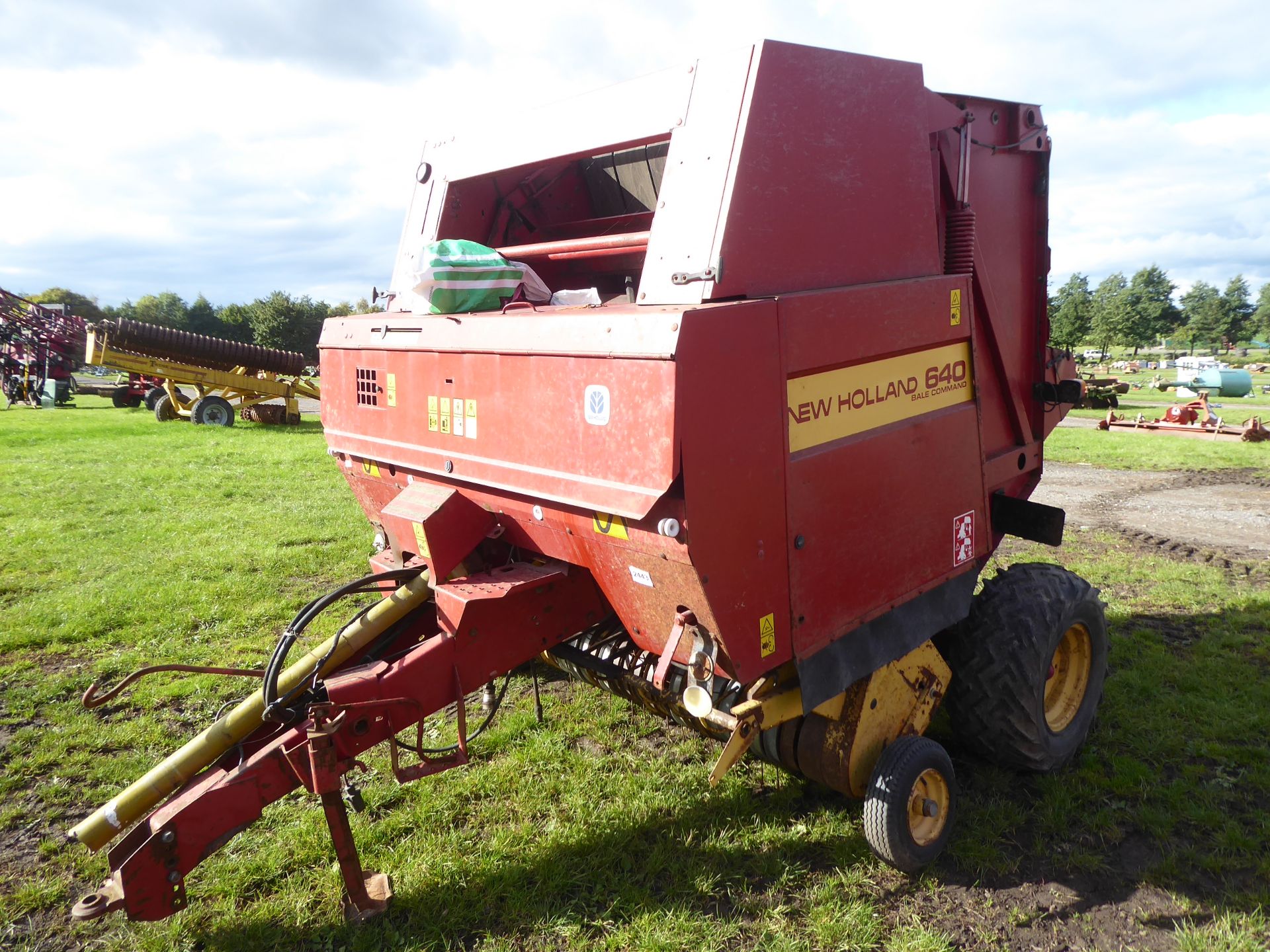 New Holland 640 round baler