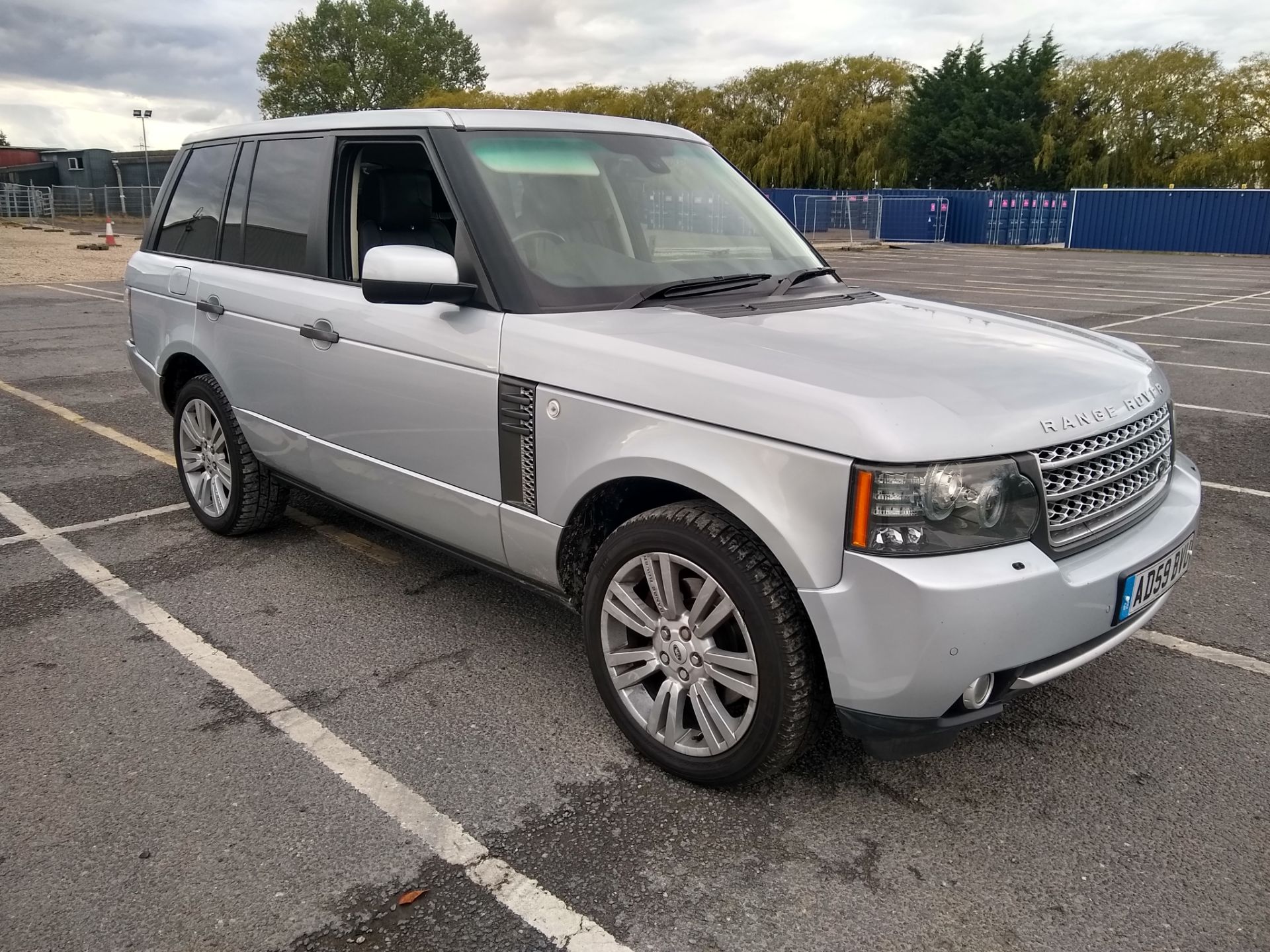 2009 Landrover Range Rover Vogue 3.6SE TDV8, MOT 4/9/21, 132,487 miles, AD59BVU, HPI clear, 5 former - Image 2 of 16