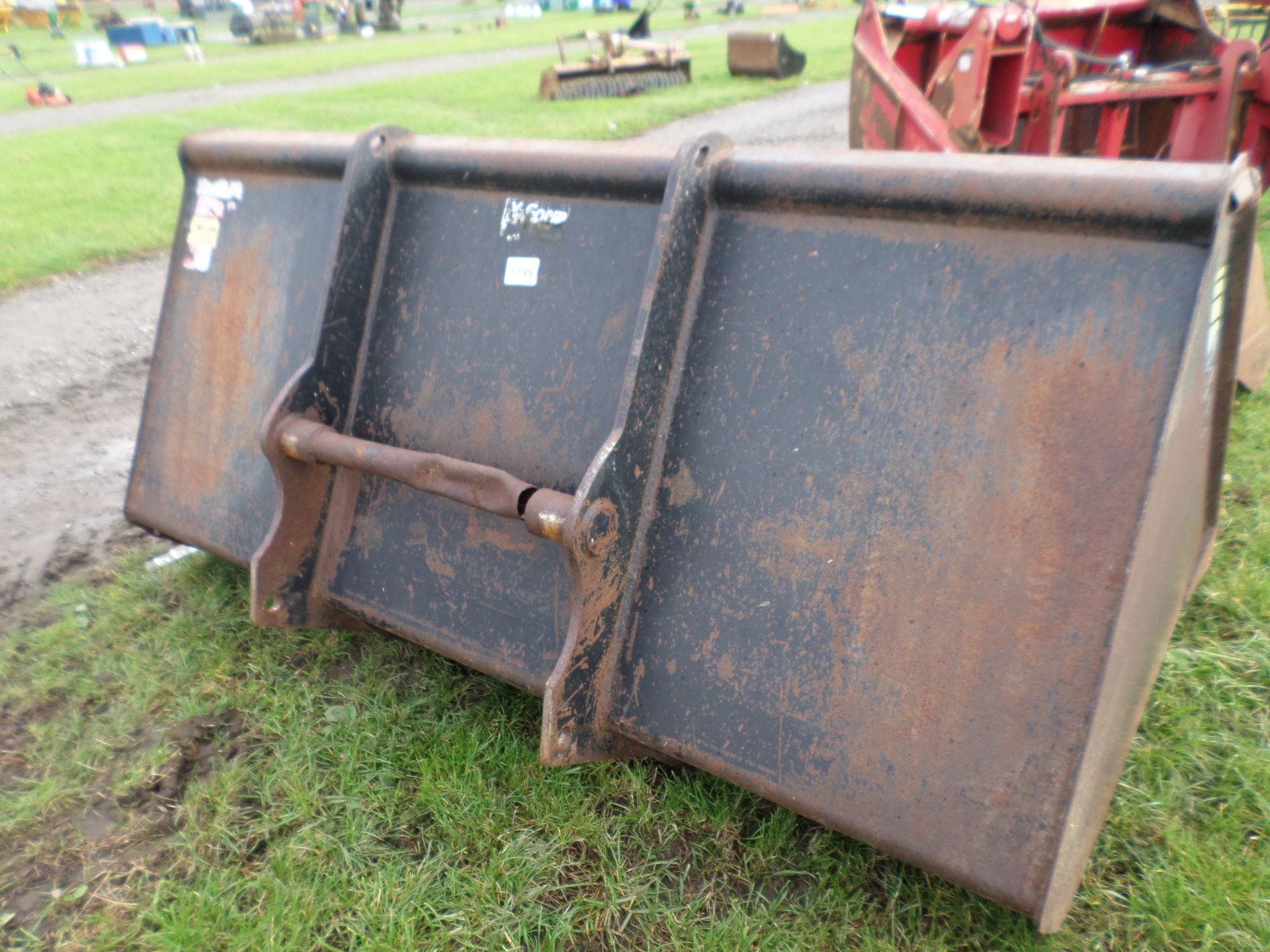 Manitou forklift bucket - Image 2 of 4