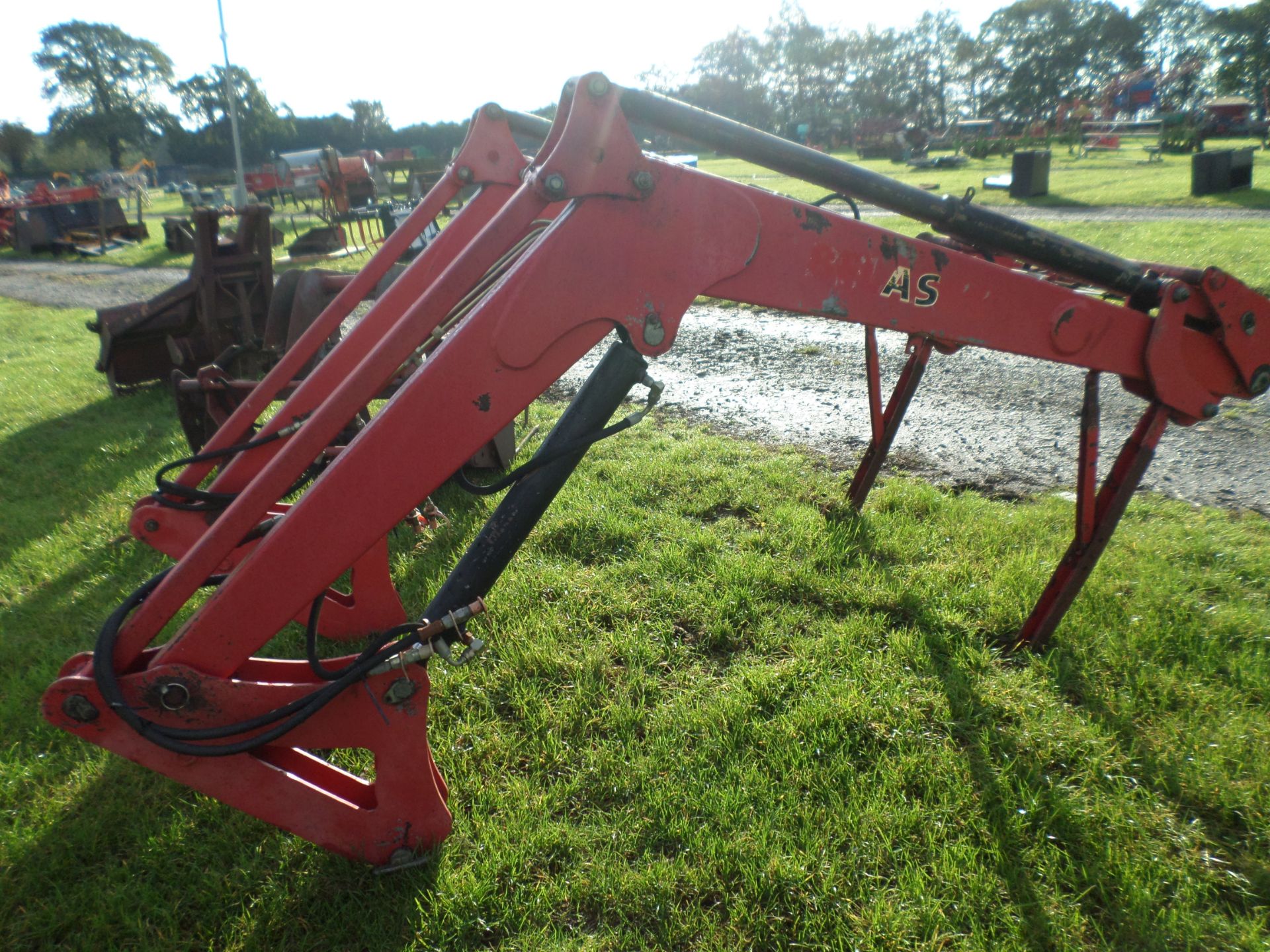 Front tractor loader with Euro 8 headstock - Image 4 of 4