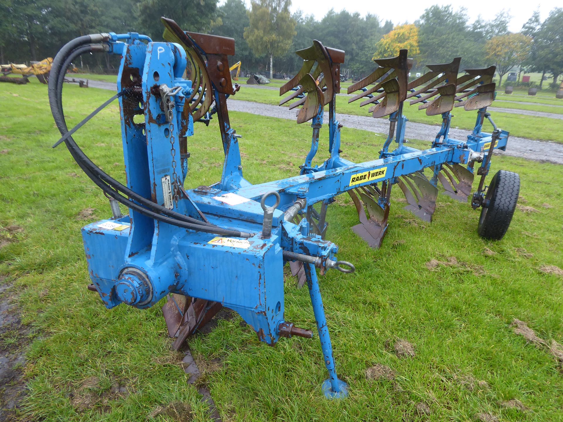 Rabe 5F reversible plough c/w slatted mould boards - Image 4 of 4