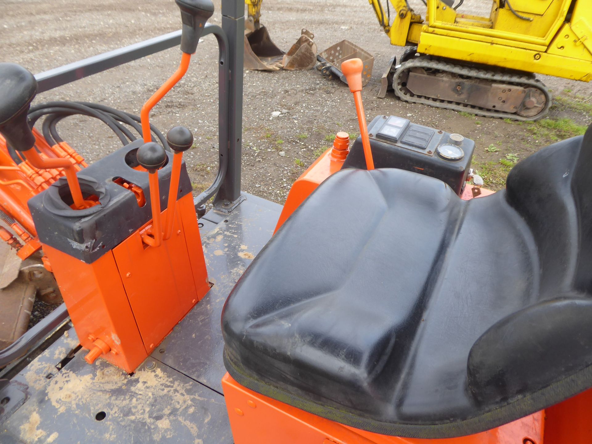 Pel job 1.5T mini digger - Image 3 of 4