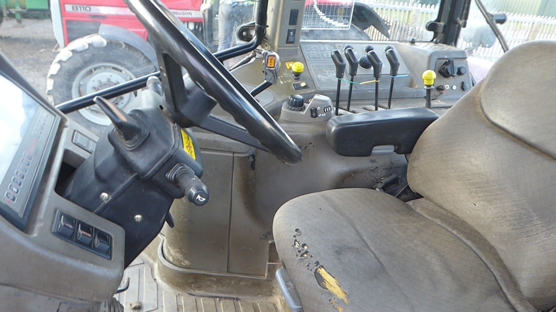 Case MXM155 tractor,YN54 JOV, 9250 hours, 4 spool valves - Image 2 of 7