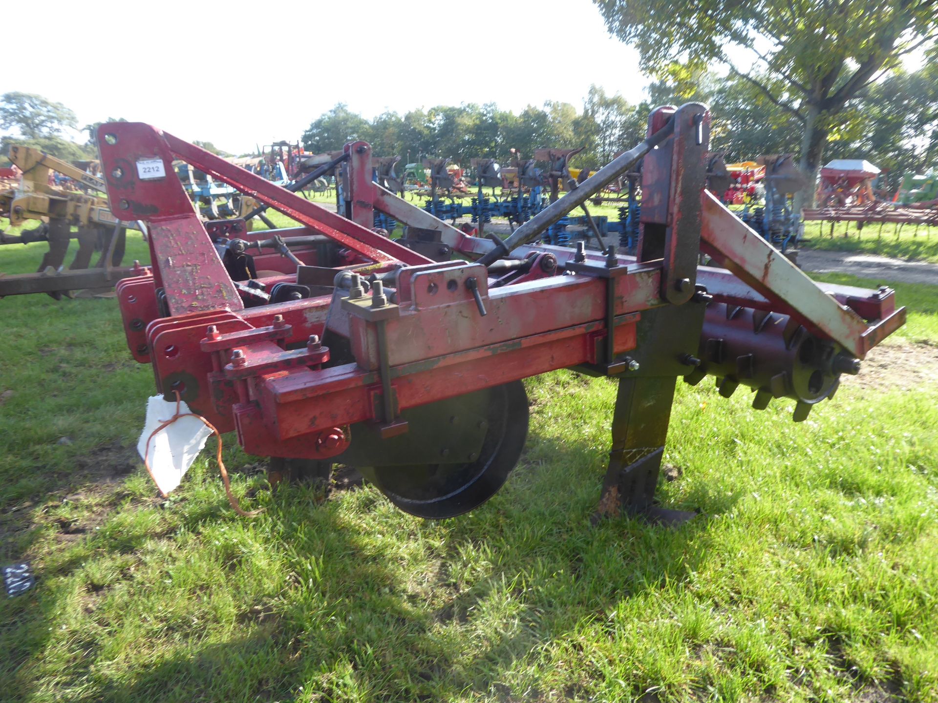 Flat lift 3 leg subsoiler with packer roller, gwo - Image 3 of 4