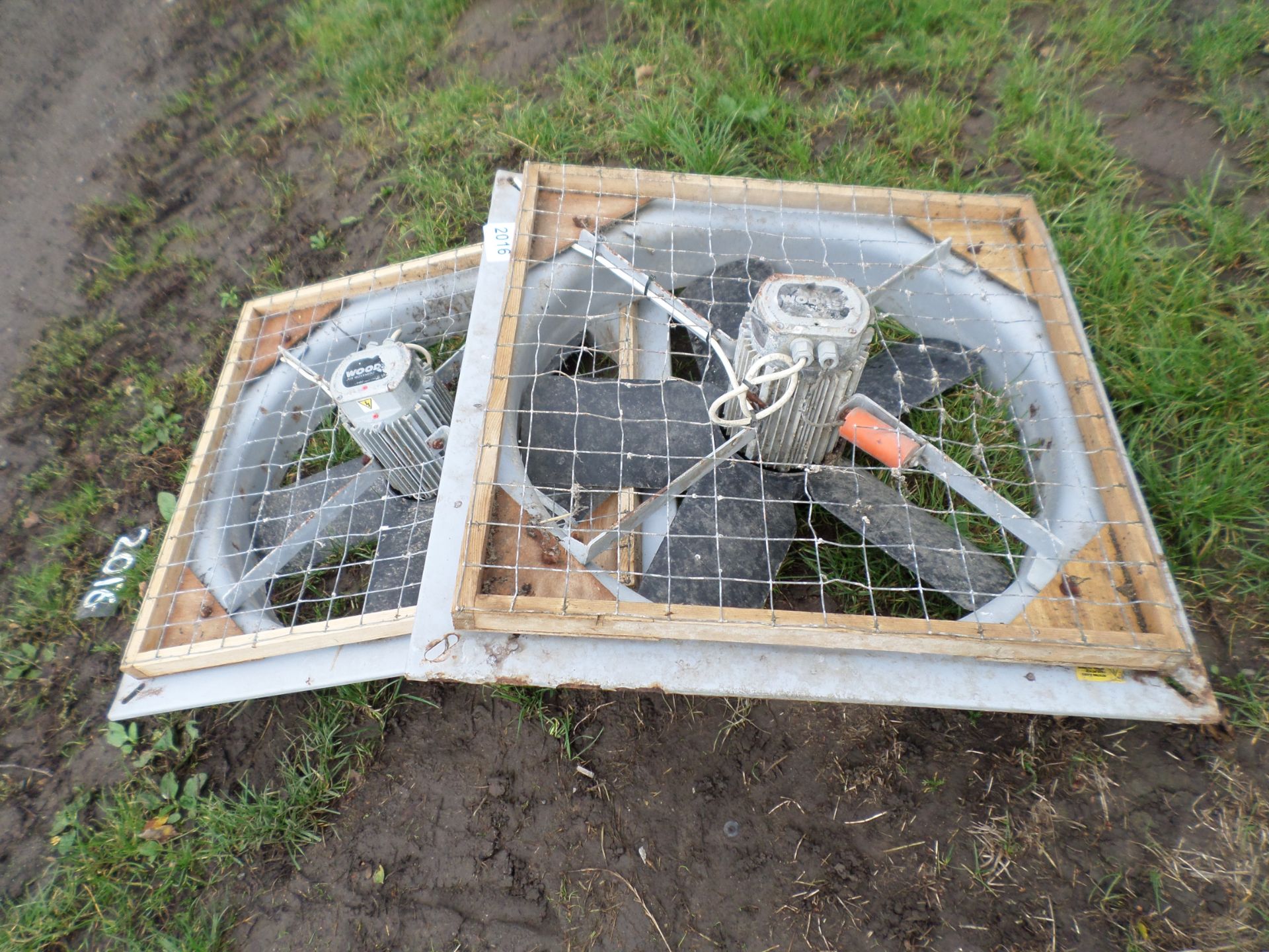 2 poultry/pig house extractor fans NO VAT - Image 2 of 2