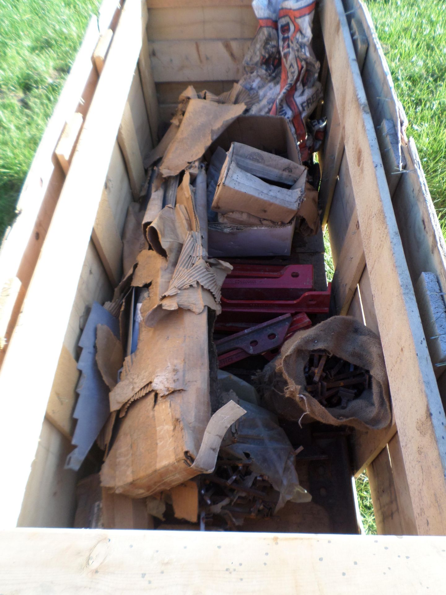 Box of combine spares - Image 4 of 4