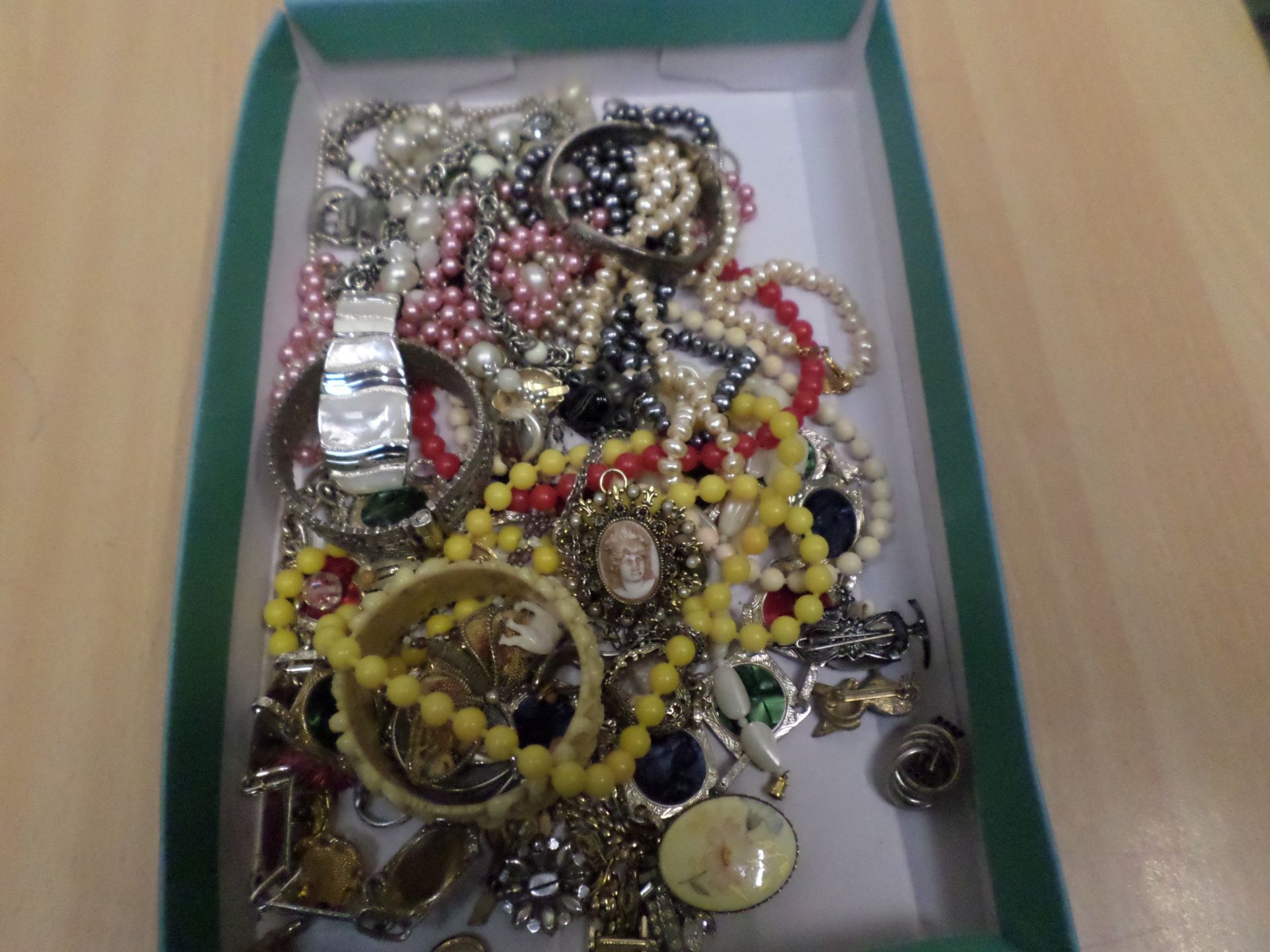 Box of jewellery