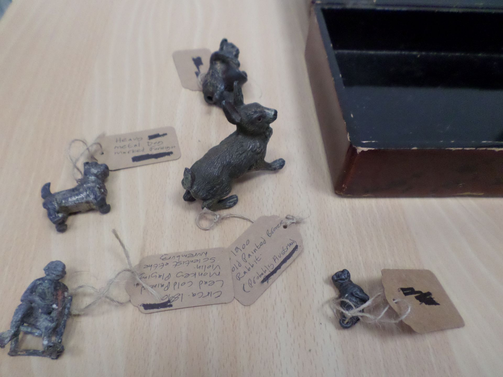 5 Victorian Austrian bronze animals in wooden box - Image 2 of 2