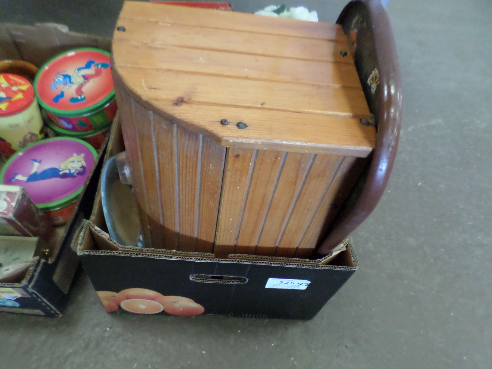 2 boxes of kitchen items and collectable bric a brac including pine bread bin and cutlery etc - Image 3 of 3