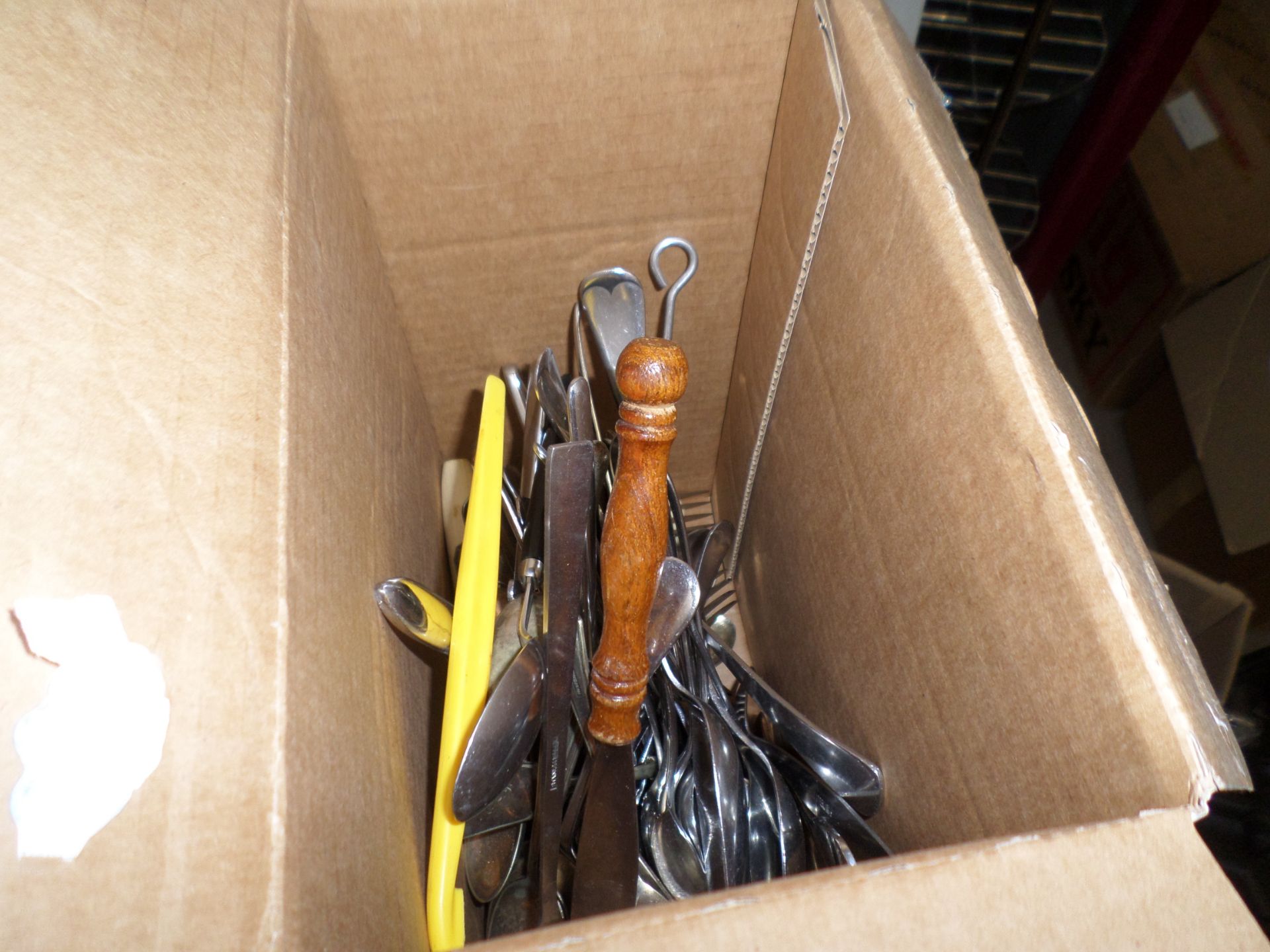Box of cutlery, box of glass jugs, bottles etc - Image 3 of 4