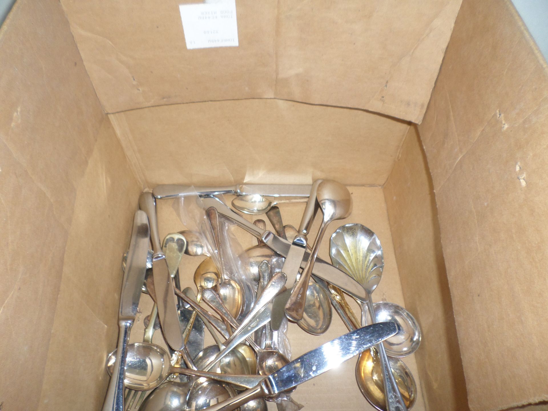 Box of cutlery, box of glass jugs, bottles etc - Image 4 of 4