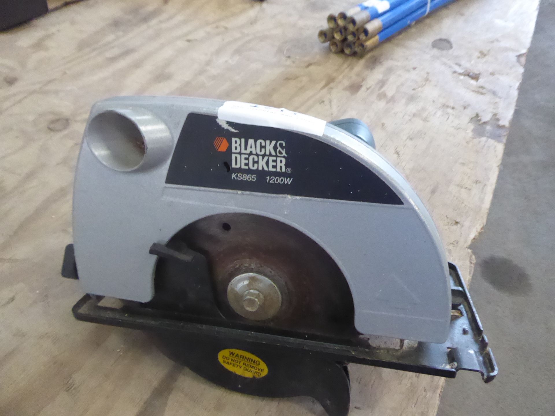 B&D circular saw 1200w, wo - Image 2 of 2