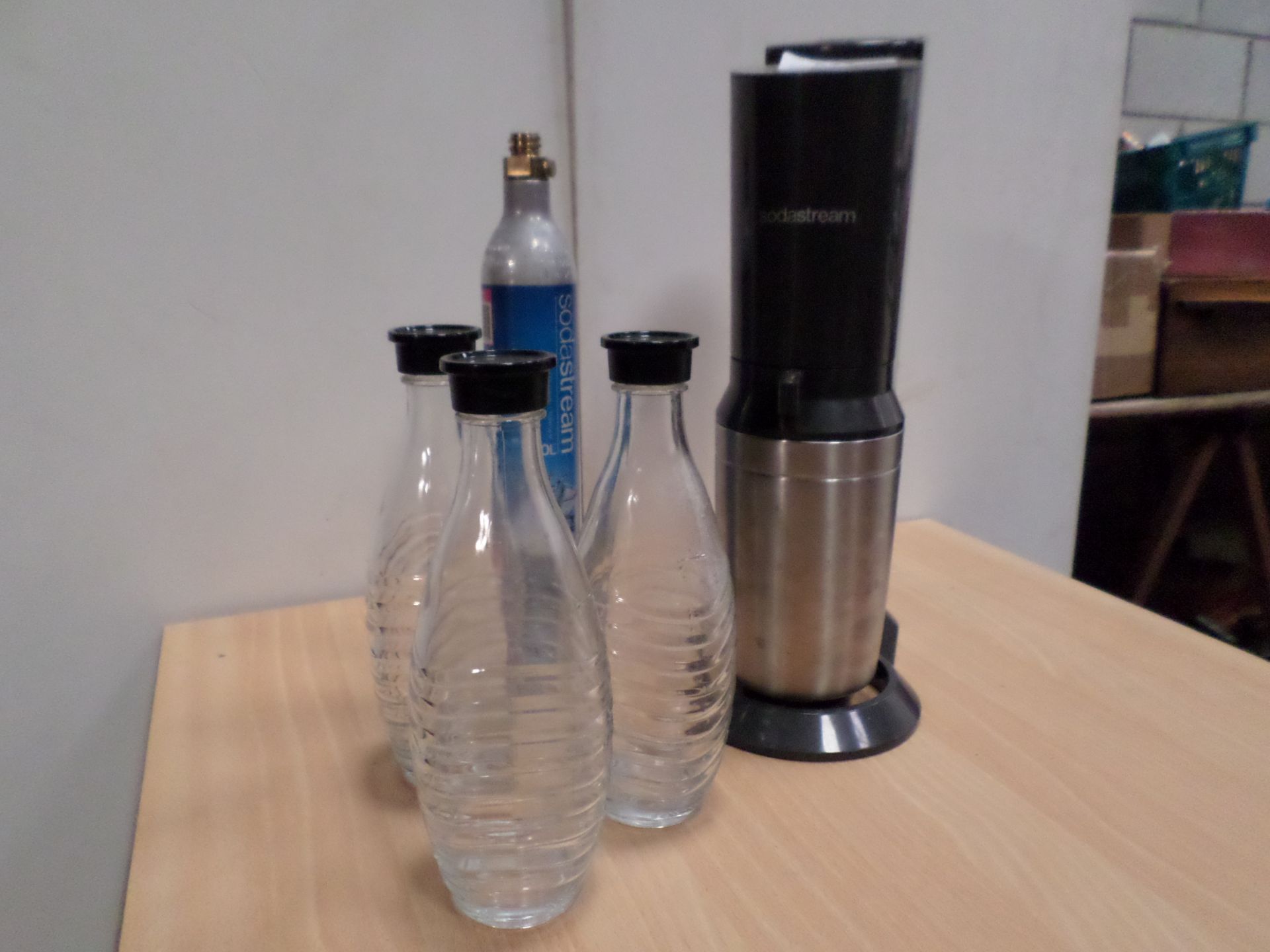 Soda Stream with 2 bottles and 2 CO2 cylinders - Image 2 of 2