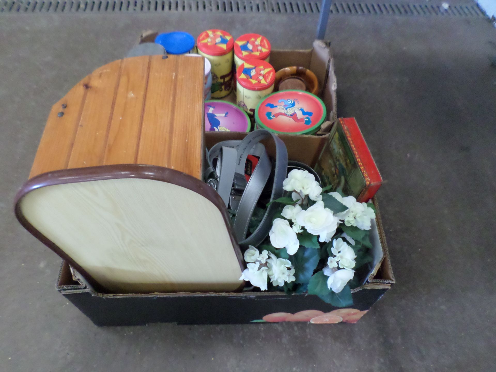 2 boxes of kitchen items and collectable bric a brac including pine bread bin and cutlery etc - Image 2 of 3