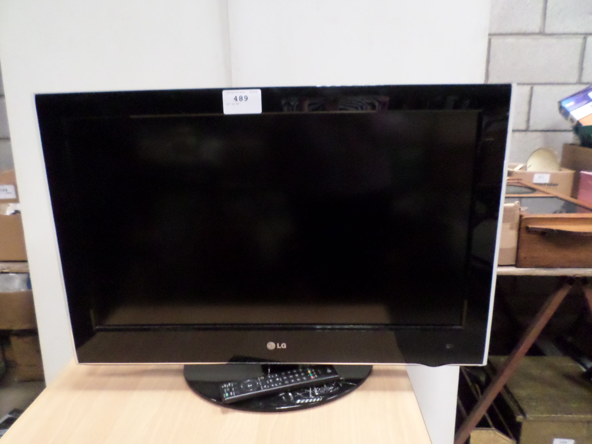 32" LG TV