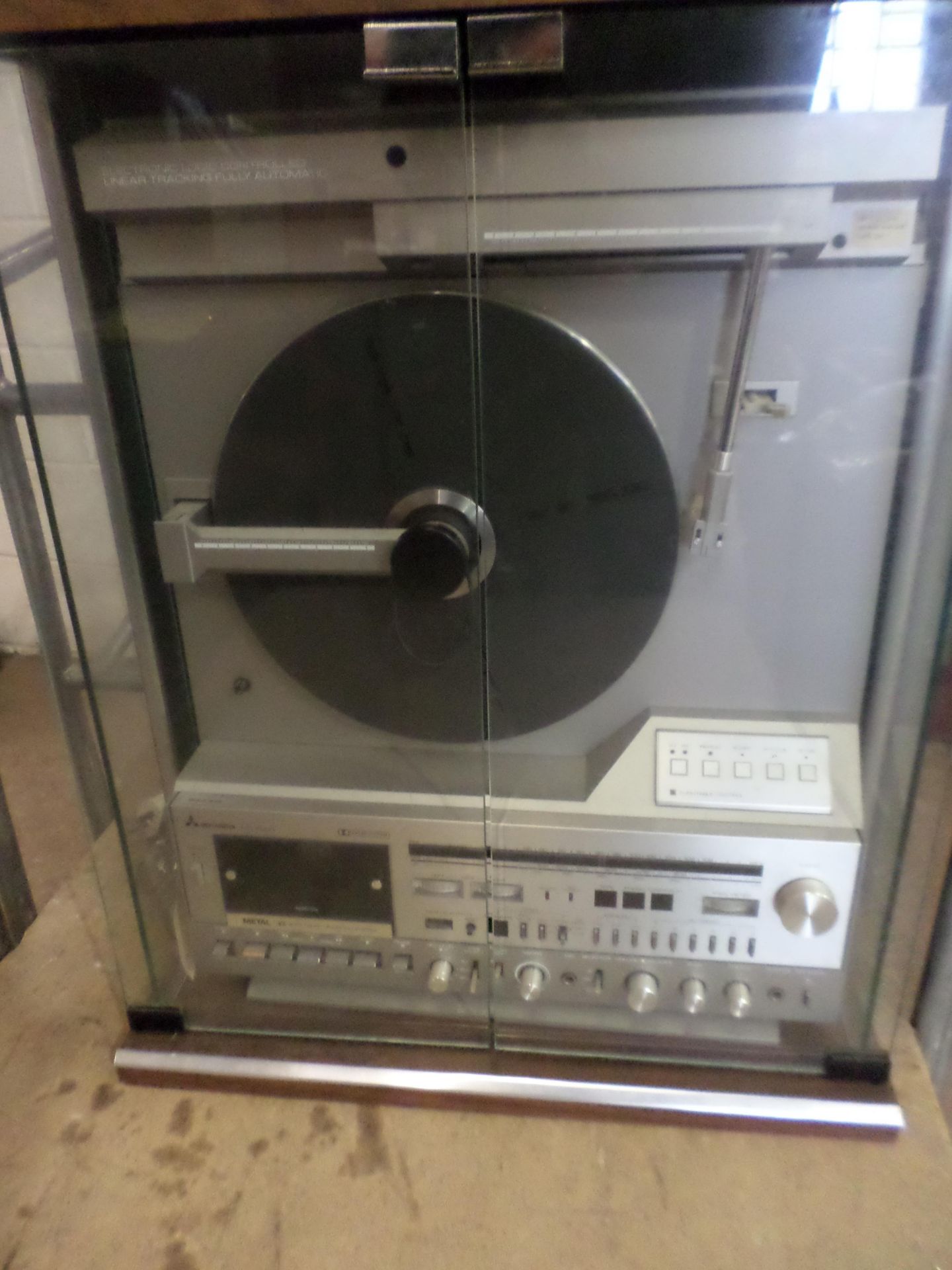 Mitsubishi MC-8000 vertical turntable music centre