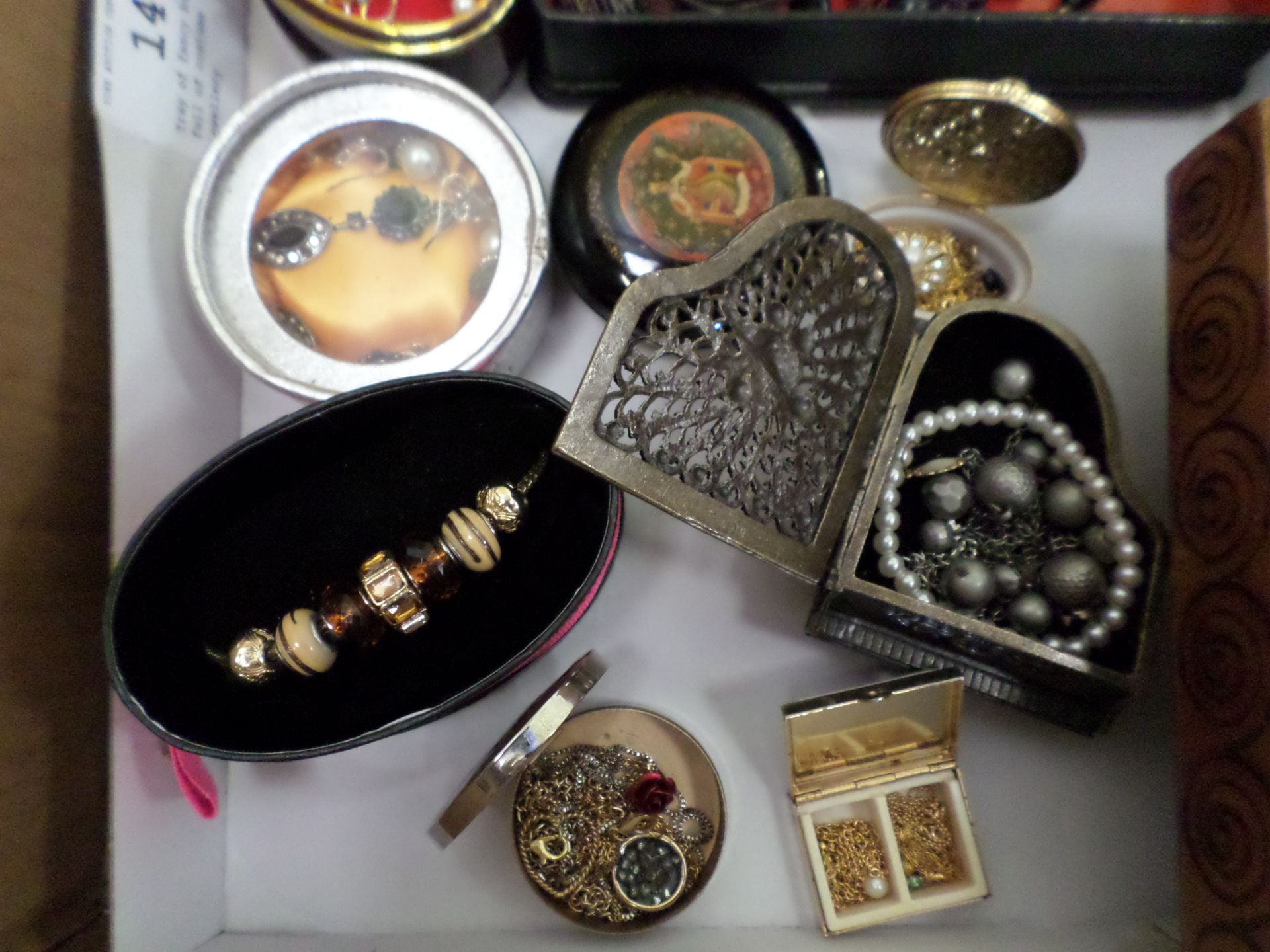 Tray of fancy boxes full of costume jewellery - Image 2 of 2