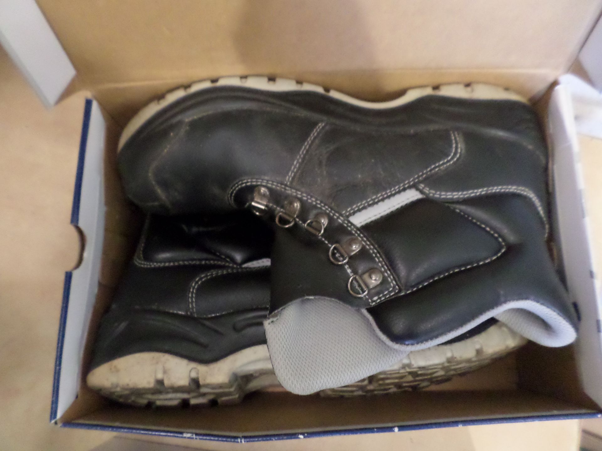 Steel cap WS Workwear work boots size 43, black, worn once