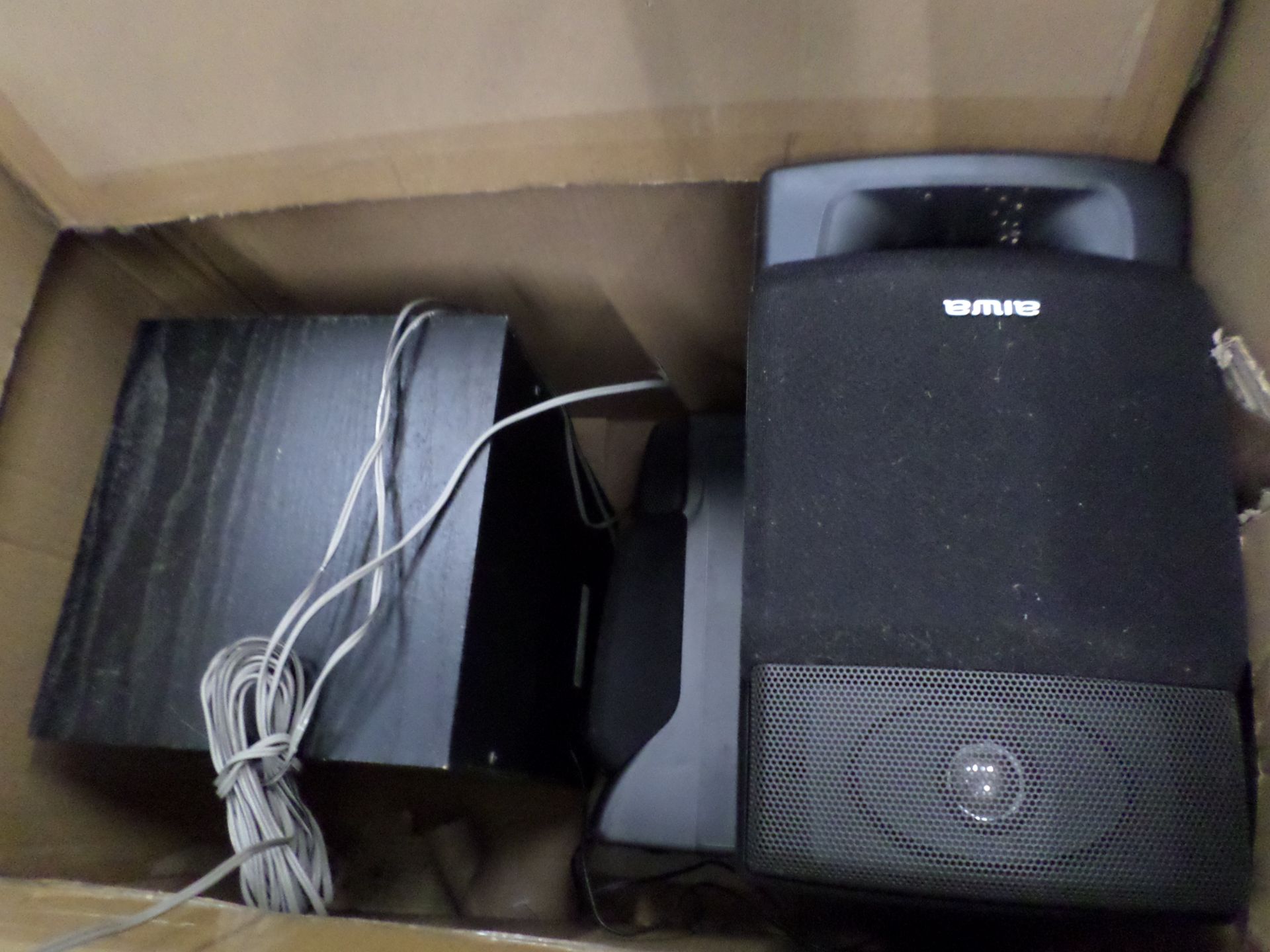 2 pairs of speakers - Image 2 of 2