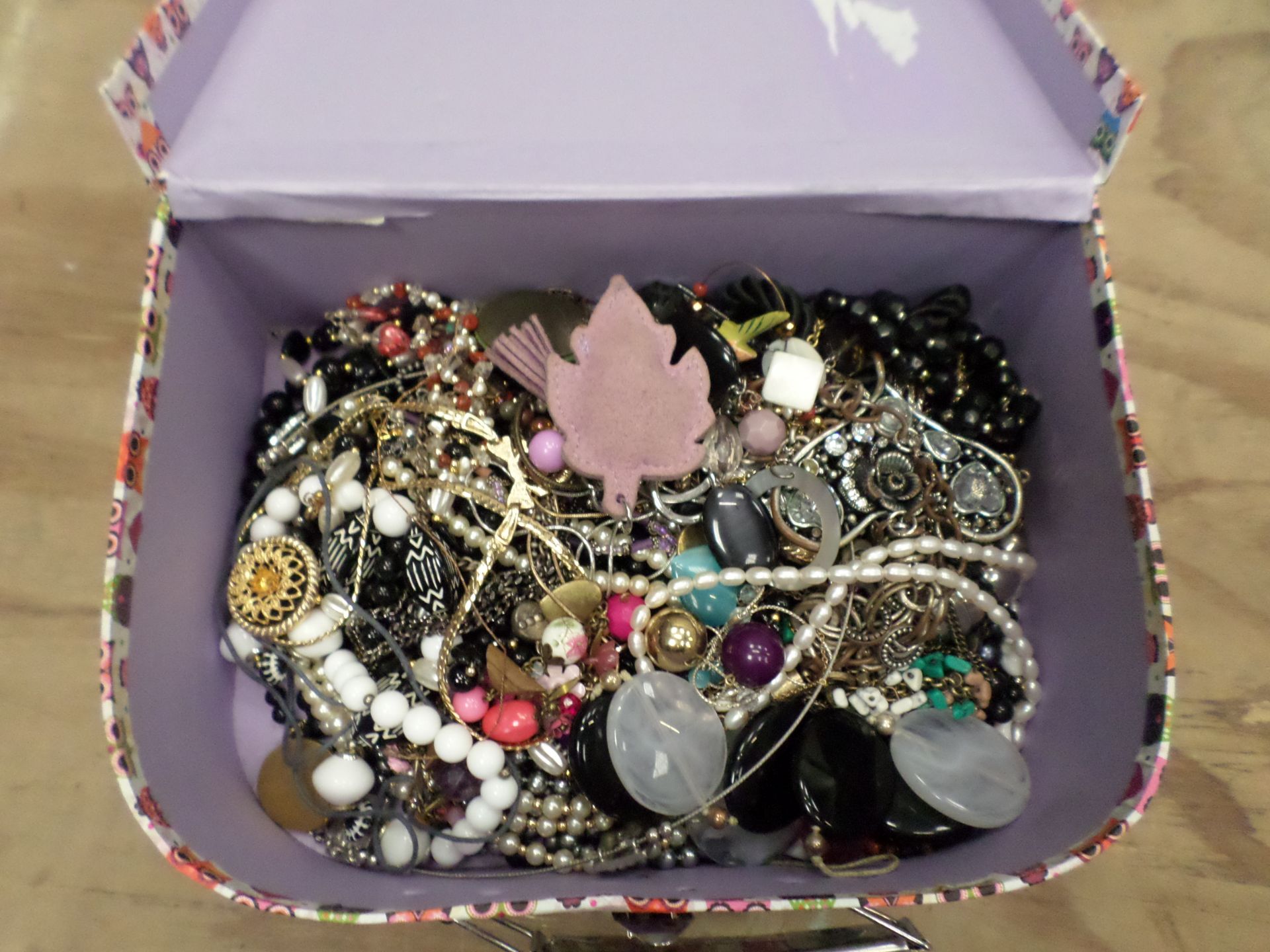 Box of jewellery