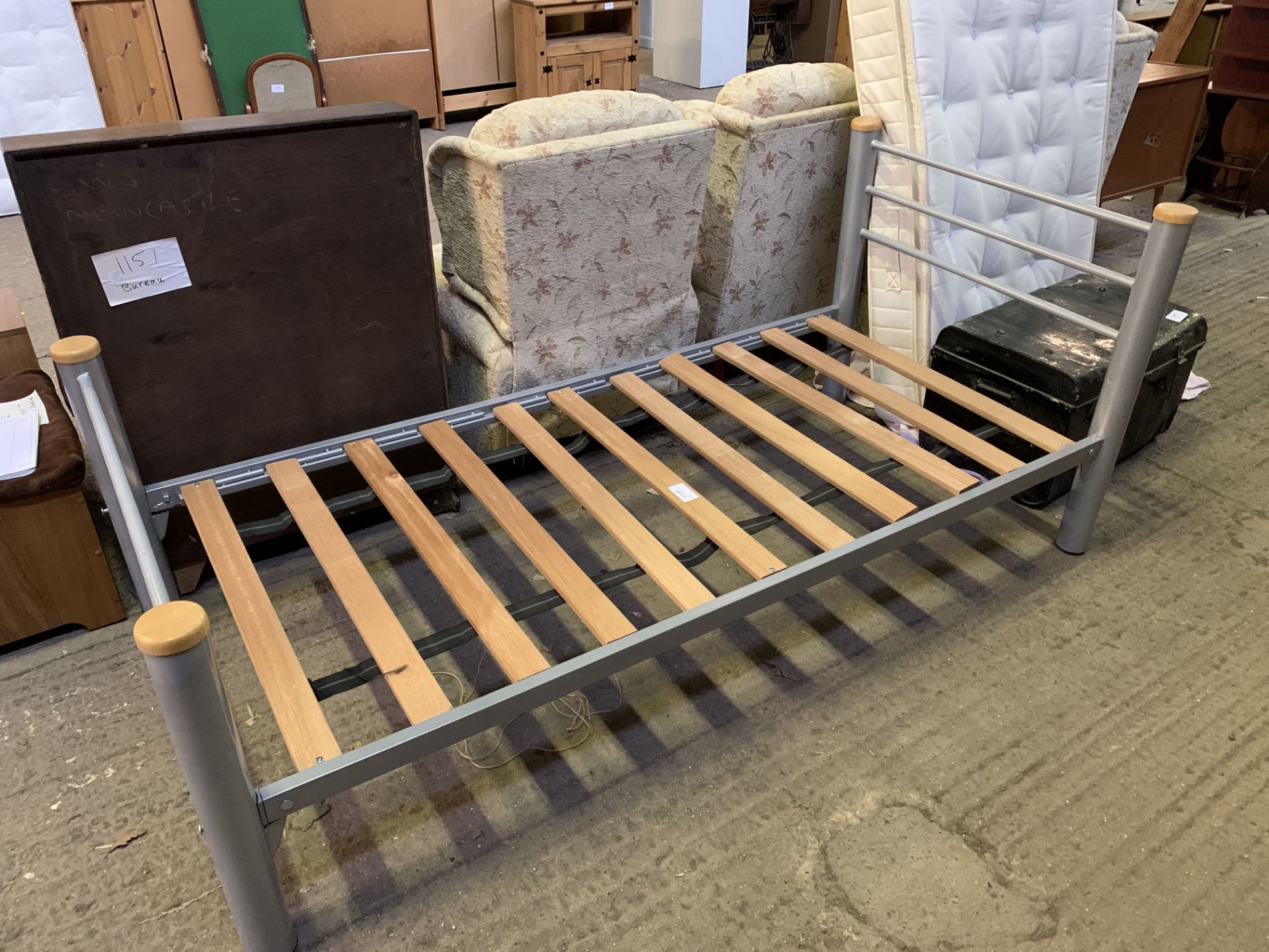 Single modern metal bed frame