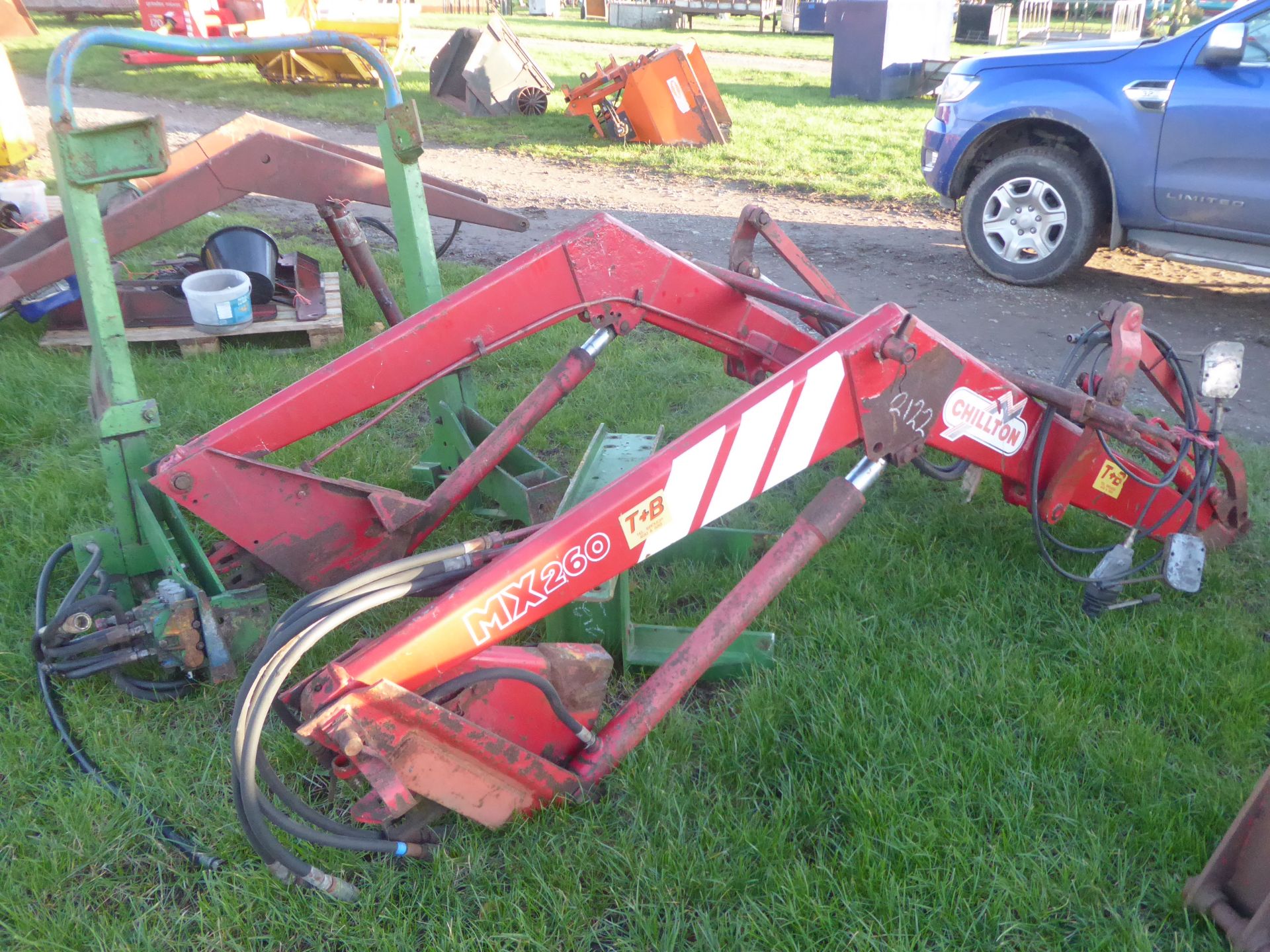 Chilton MX 260 front loader and JD brackets - Image 2 of 2