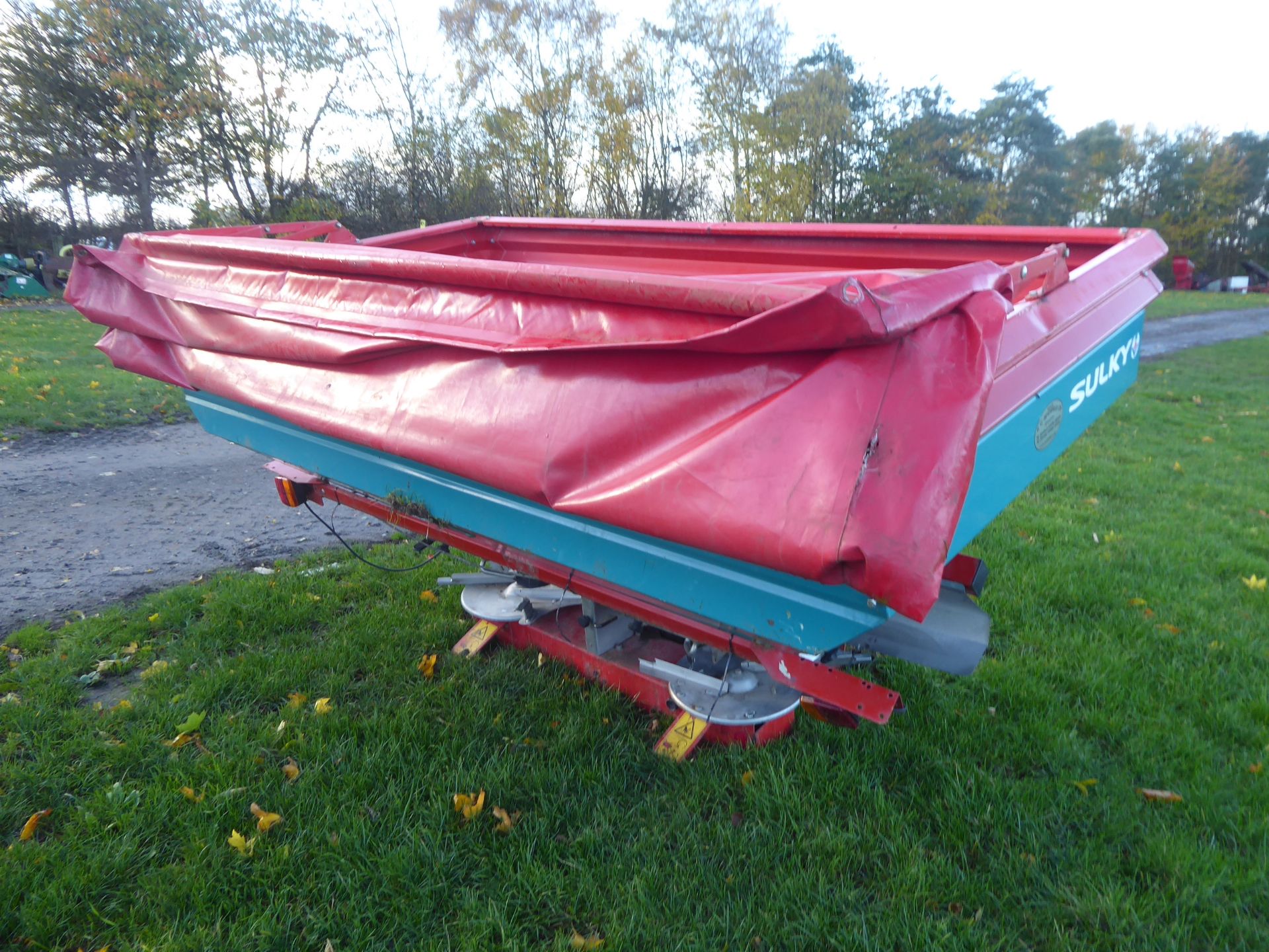 Reco Sulky DPX fertiliser spreader with manual - Image 3 of 3