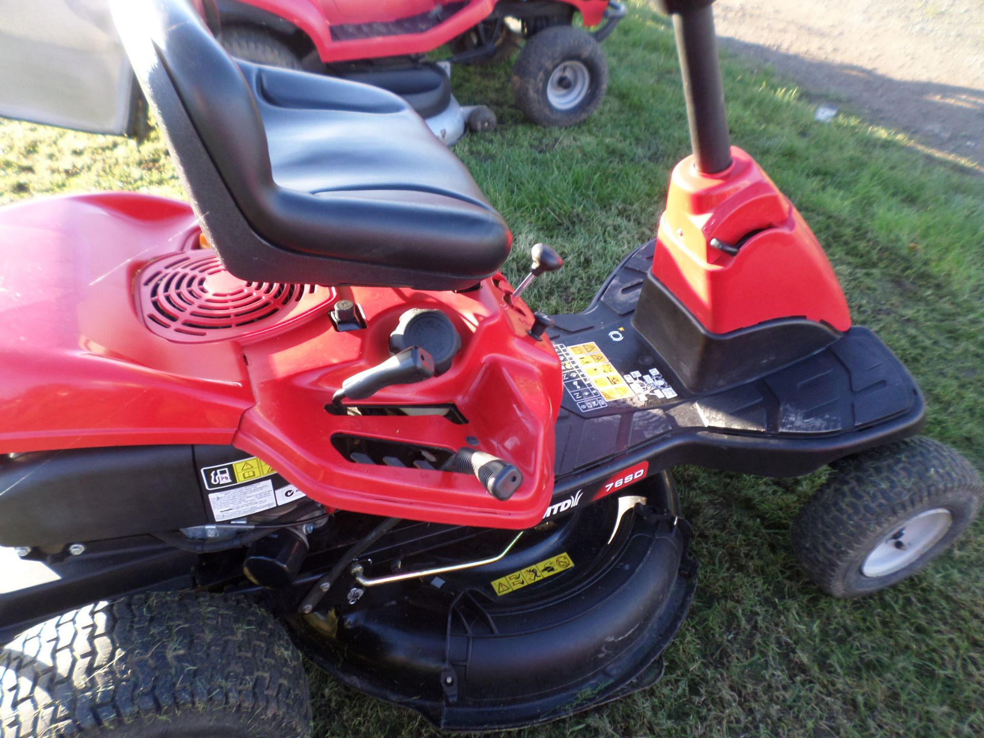 MTD 76SD electric start ride on mower used this season but not serviced - Image 2 of 3