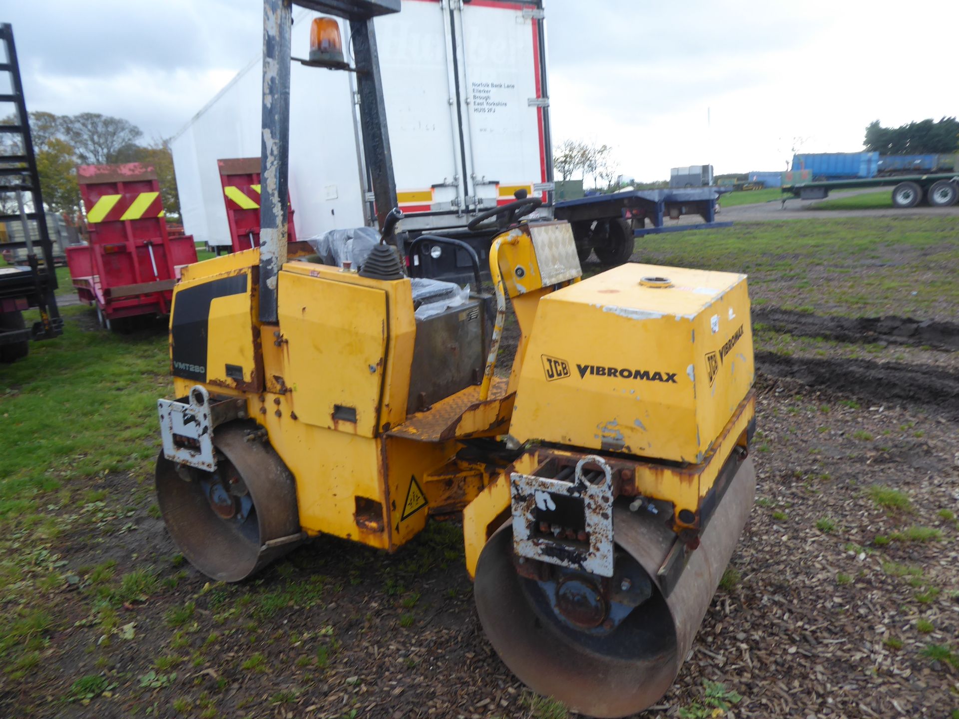 JCB Vibromax VMT 280 twin drum ride on vibrating roller, 2005, rides and drives, recent overhaul,