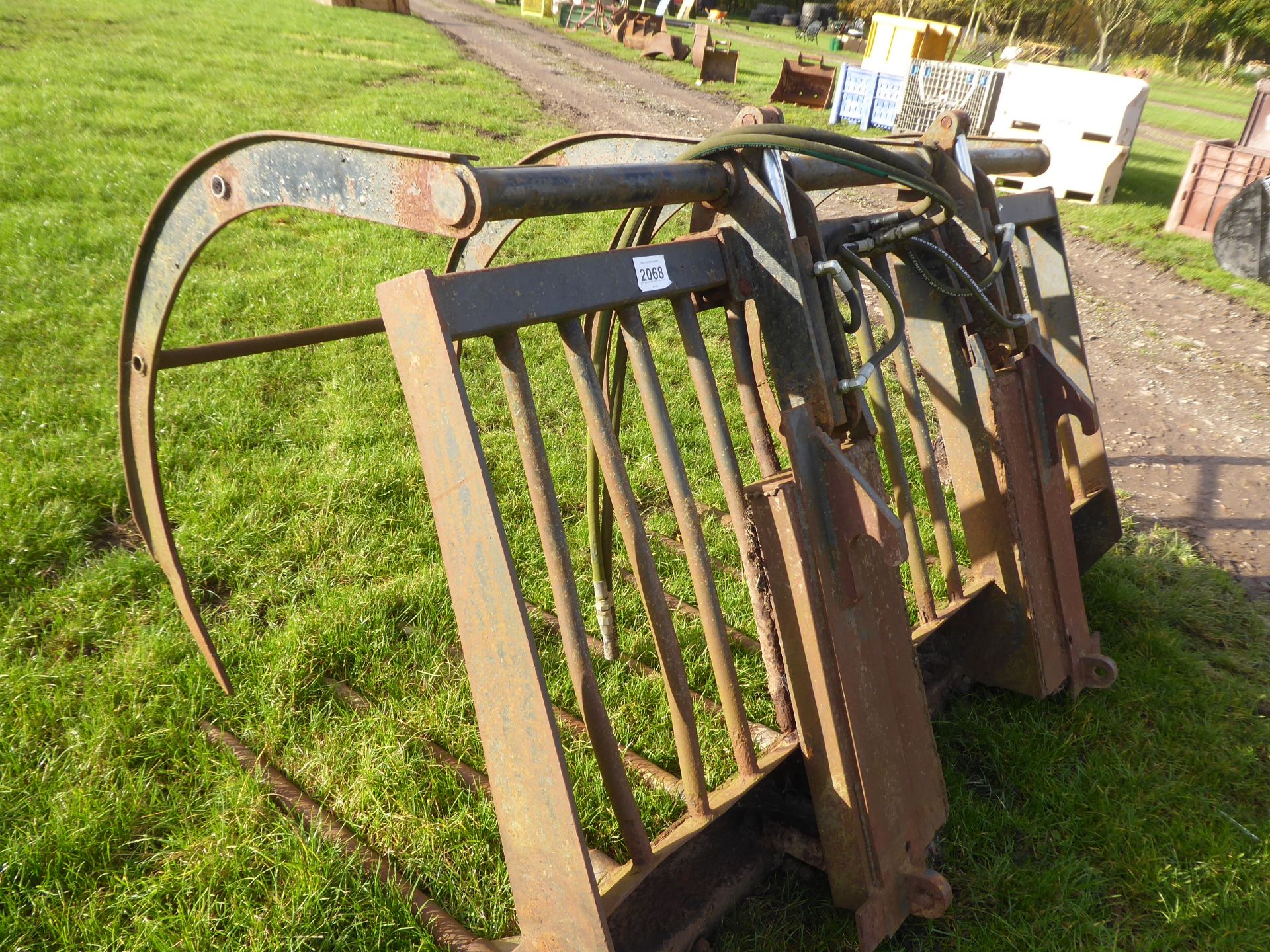 Muck grab with JCB brackets, good order NO VAT