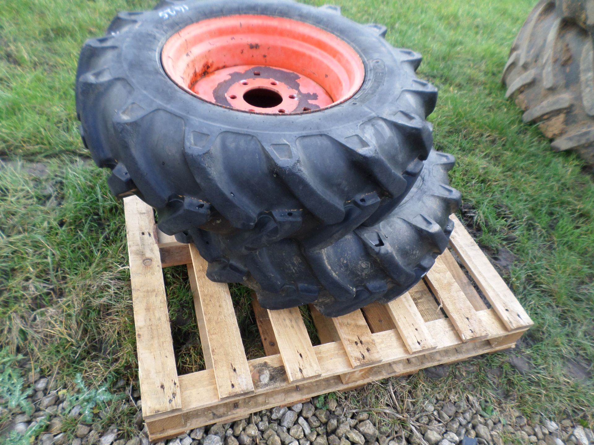 Pair Kubota tractor wheels/tyres 9.5/16 - Image 2 of 3