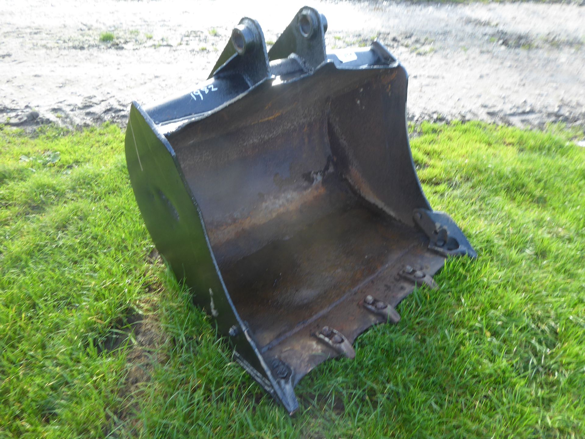 JCB digger bucket - Image 2 of 2