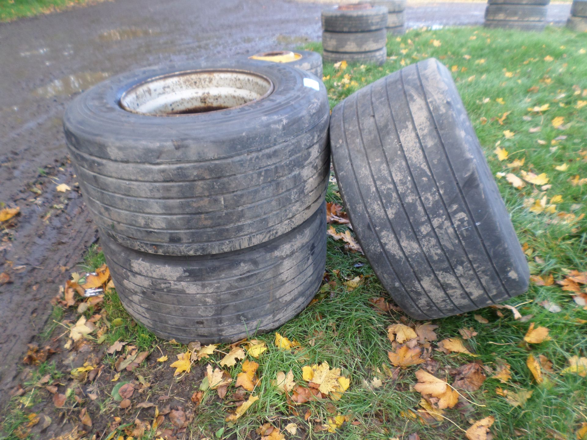 3 wheels/tyres 435/50/R19.5 NO VAT