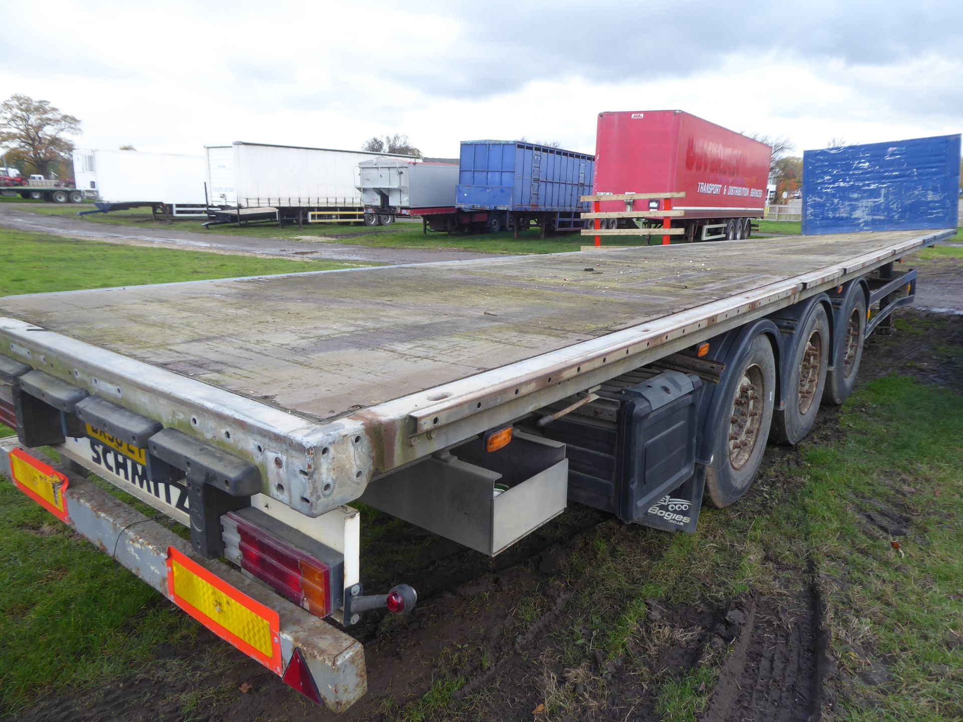 45ft tri-axle flat trailer - Image 2 of 2