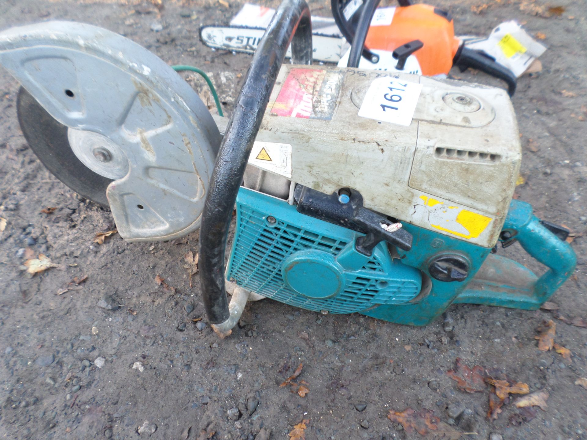 Makita petrol saw, gwo NO VAT - Image 2 of 2