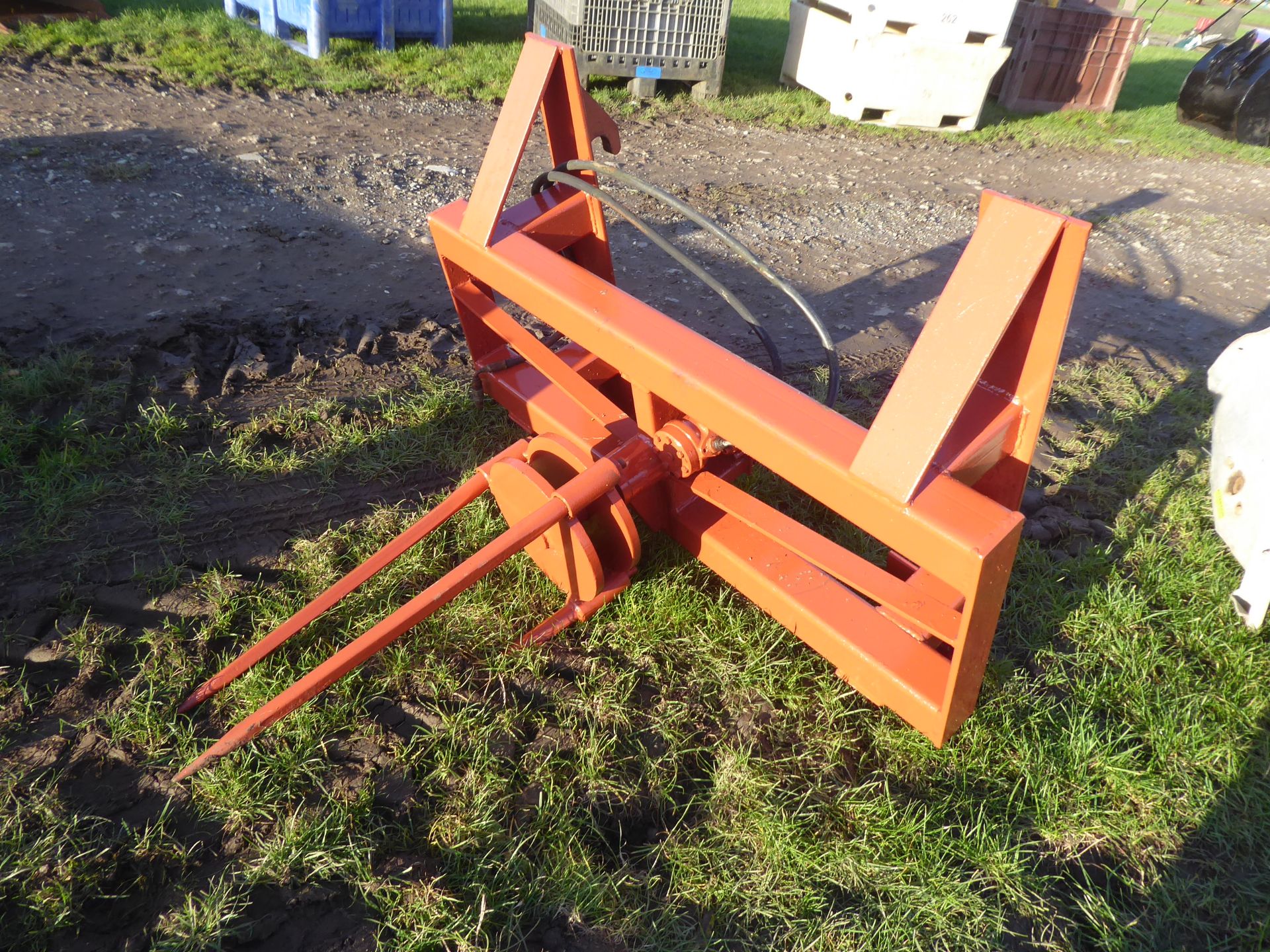 Rotating bale spike, Q-fit brackets - Image 2 of 2