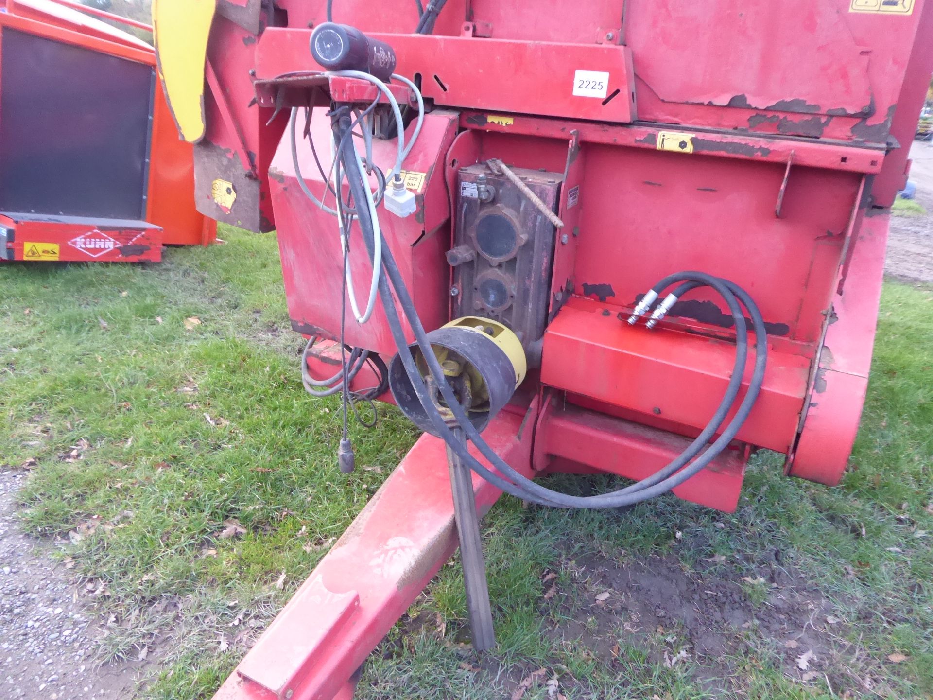 Teagle Tomahawk 9090 straw chopper c/w swivel spout and PTO, 2012 - Image 2 of 3