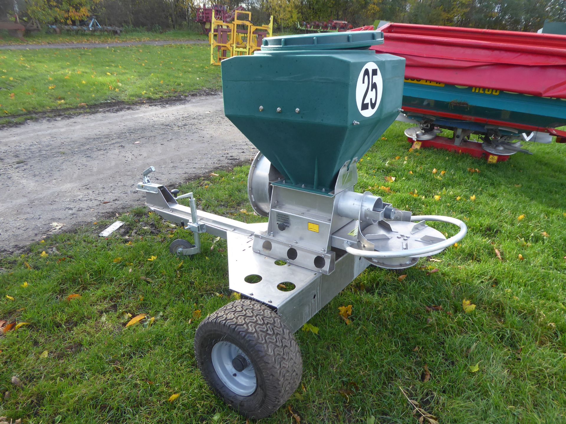 De-Limbe trailed salt spreader with control box, unused, 2015 - Image 2 of 2