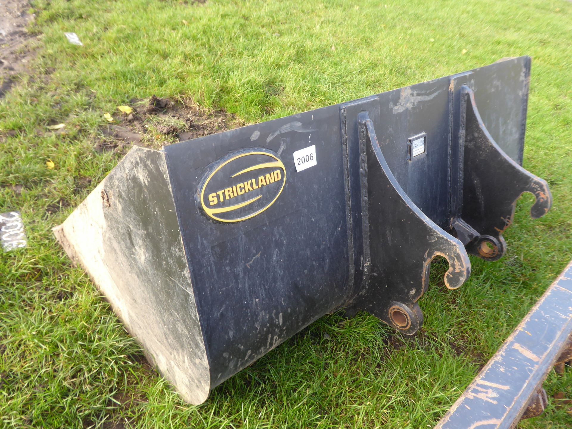 Strickland 72" tractor bucket, JCB brackets, vgc